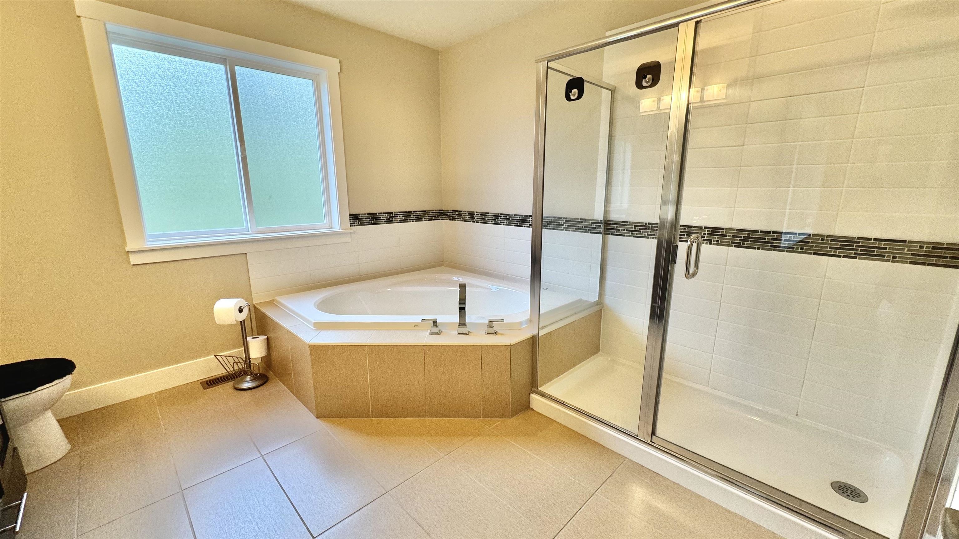 11384 BURNETT, Maple Ridge, British Columbia V2X 9E4, 3 Bedrooms Bedrooms, ,2 BathroomsBathrooms,Residential Attached,For Sale,BURNETT,R2871930