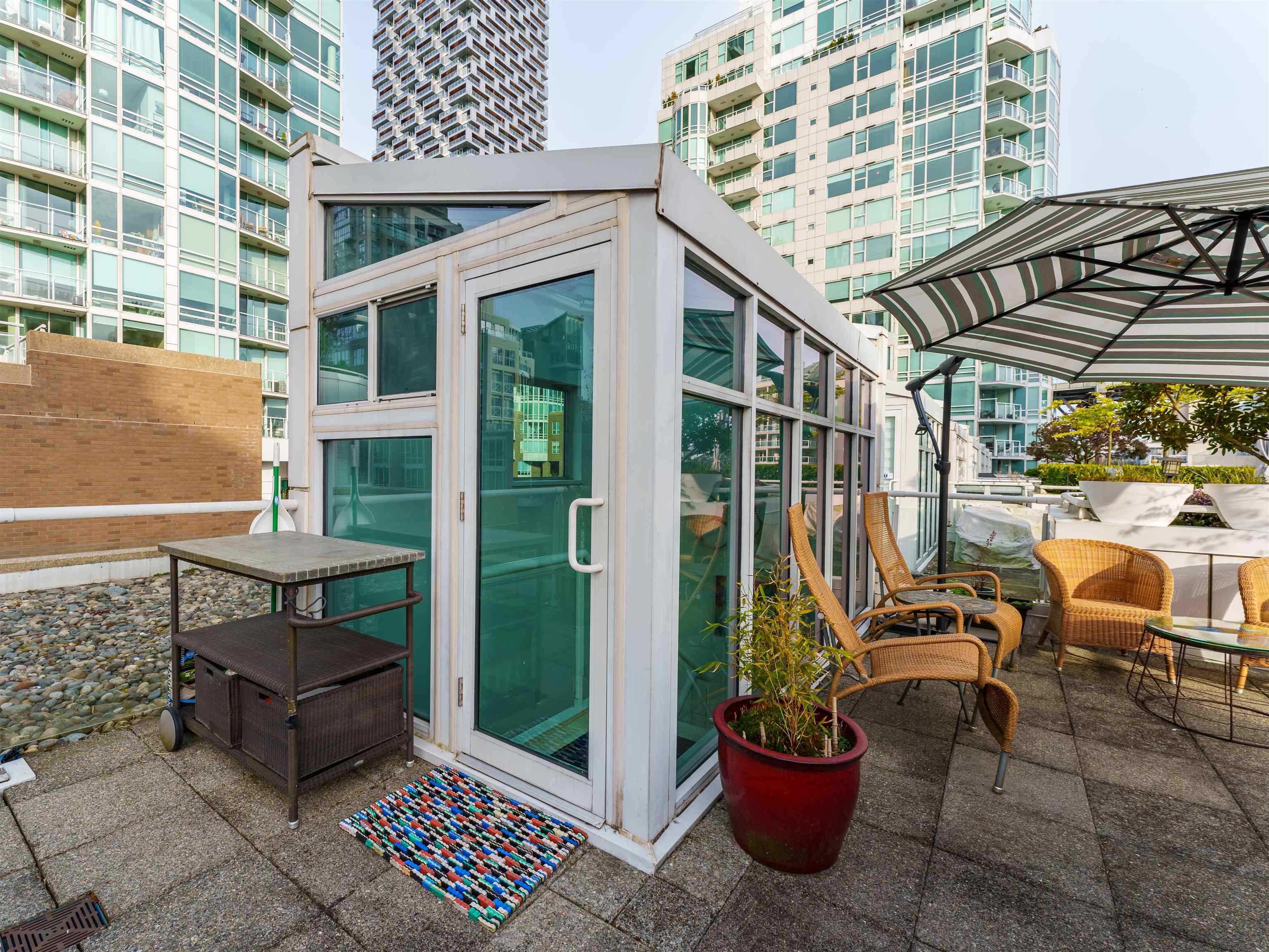 T5-1501 HOWE STREET, Vancouver, British Columbia, 3 Bedrooms Bedrooms, ,3 BathroomsBathrooms,Residential Attached,For Sale,R2871938