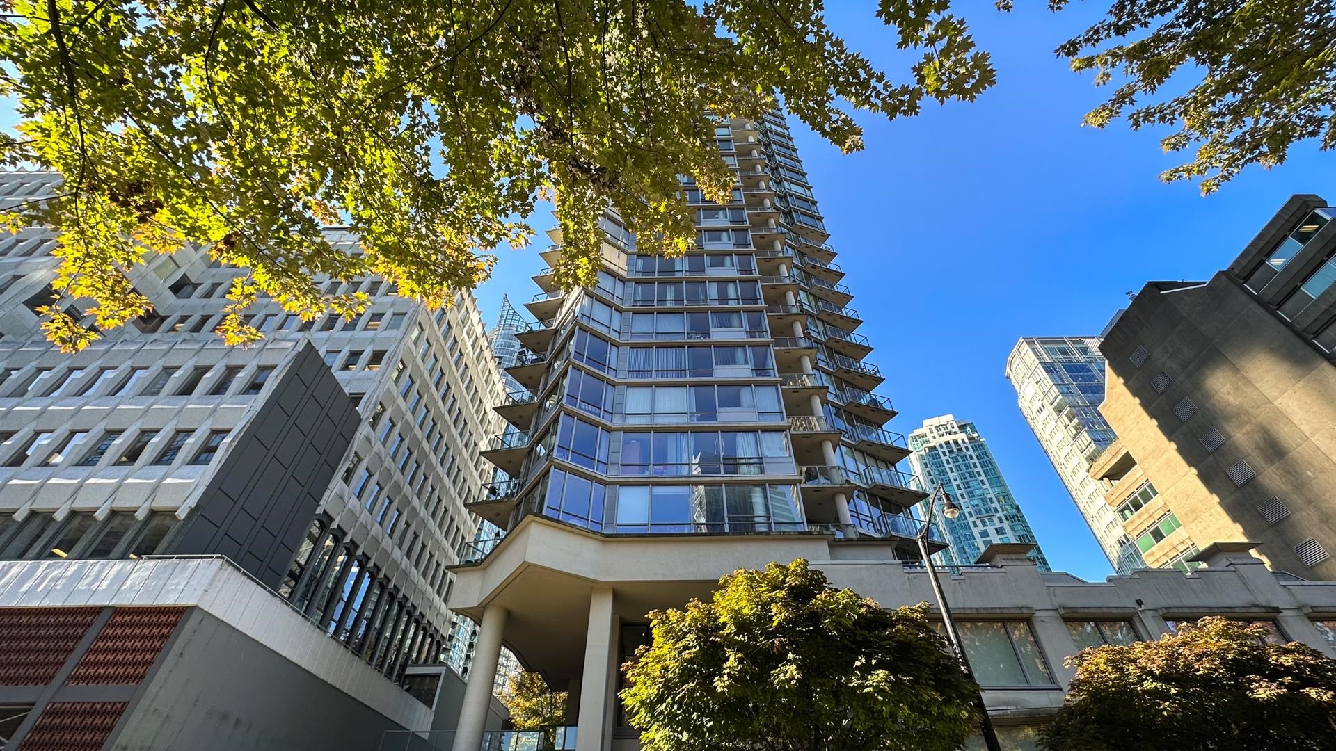 402-1228 WHASTINGS STREET, Vancouver, British Columbia, 2 Bedrooms Bedrooms, ,3 BathroomsBathrooms,Residential Attached,For Sale,R2871968