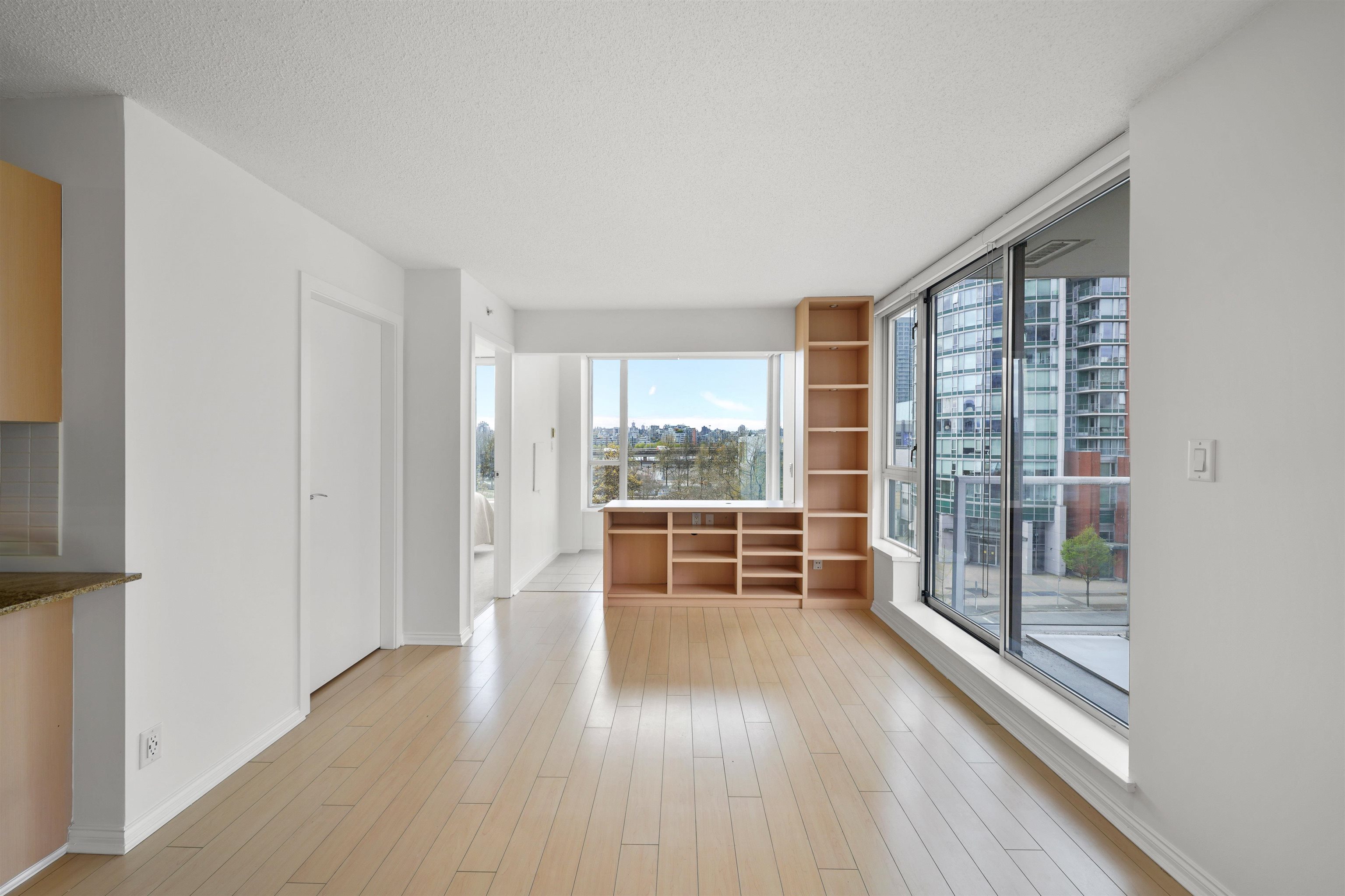 550 TAYLOR, Vancouver, British Columbia V6B 1R1, 2 Bedrooms Bedrooms, ,2 BathroomsBathrooms,Residential Attached,For Sale,TAYLOR,R2871980