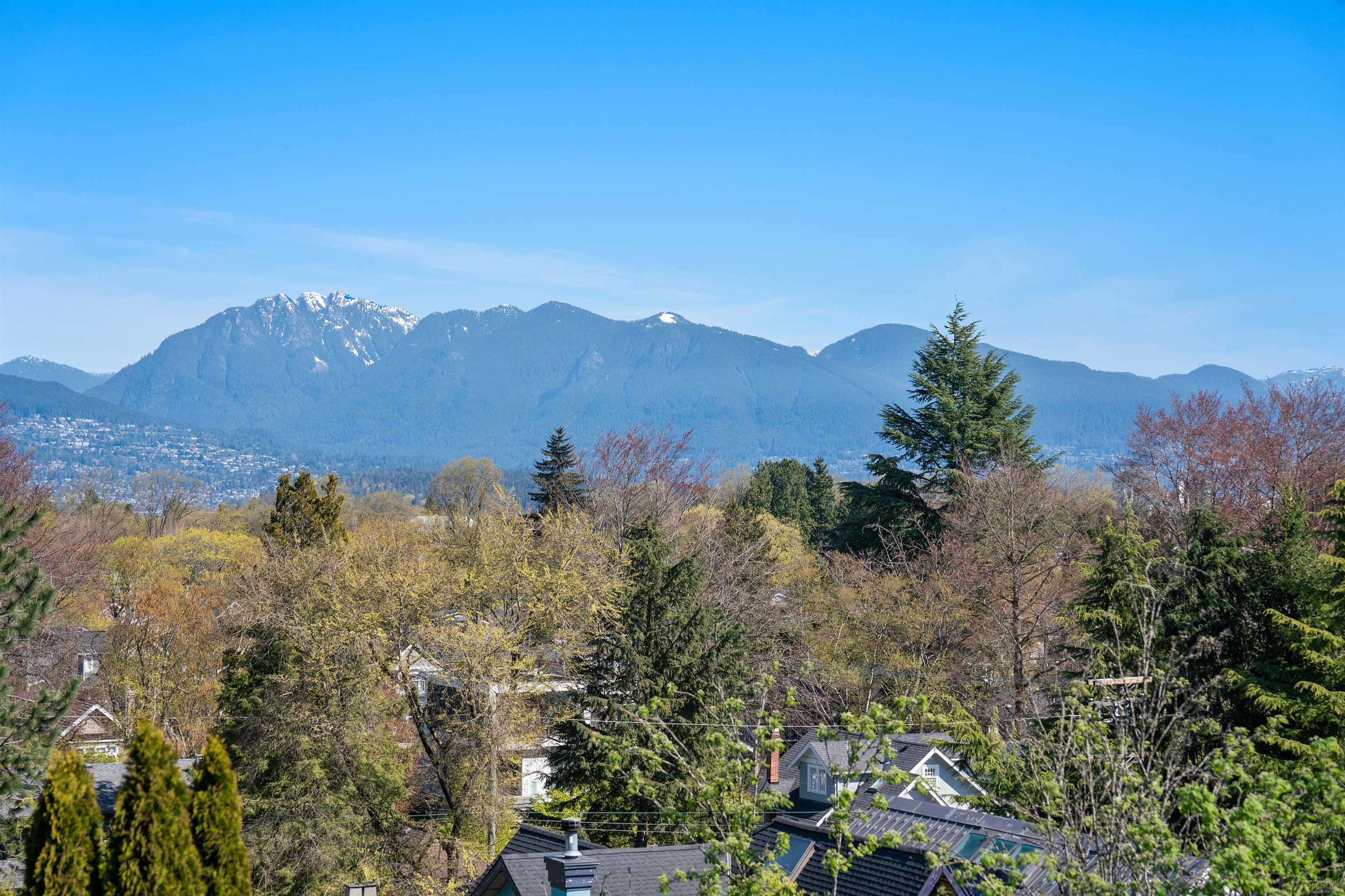 3532 14TH, Vancouver, British Columbia V6R 2W4, 3 Bedrooms Bedrooms, ,3 BathroomsBathrooms,Residential Attached,For Sale,14TH,R2872067