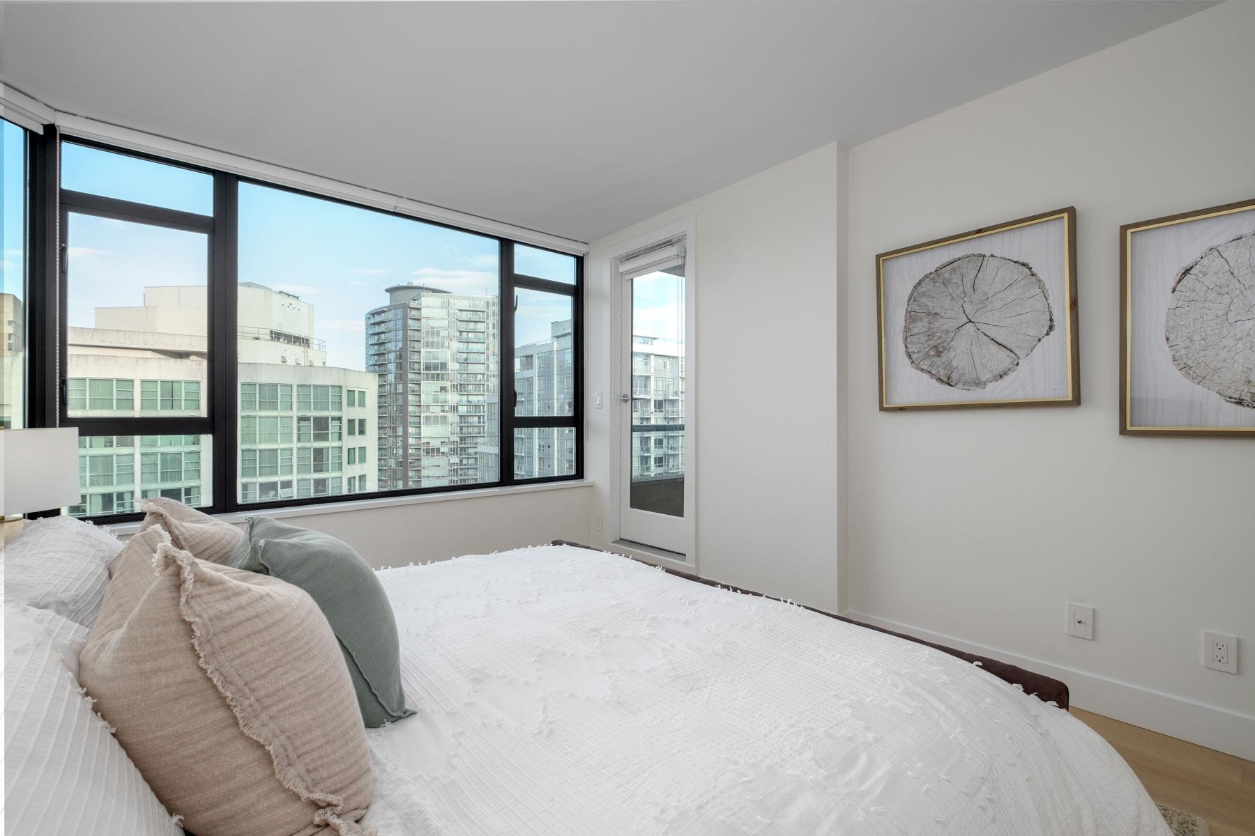 2005-888 HAMILTON STREET, Vancouver, British Columbia, 2 Bedrooms Bedrooms, ,2 BathroomsBathrooms,Residential Attached,For Sale,R2872106