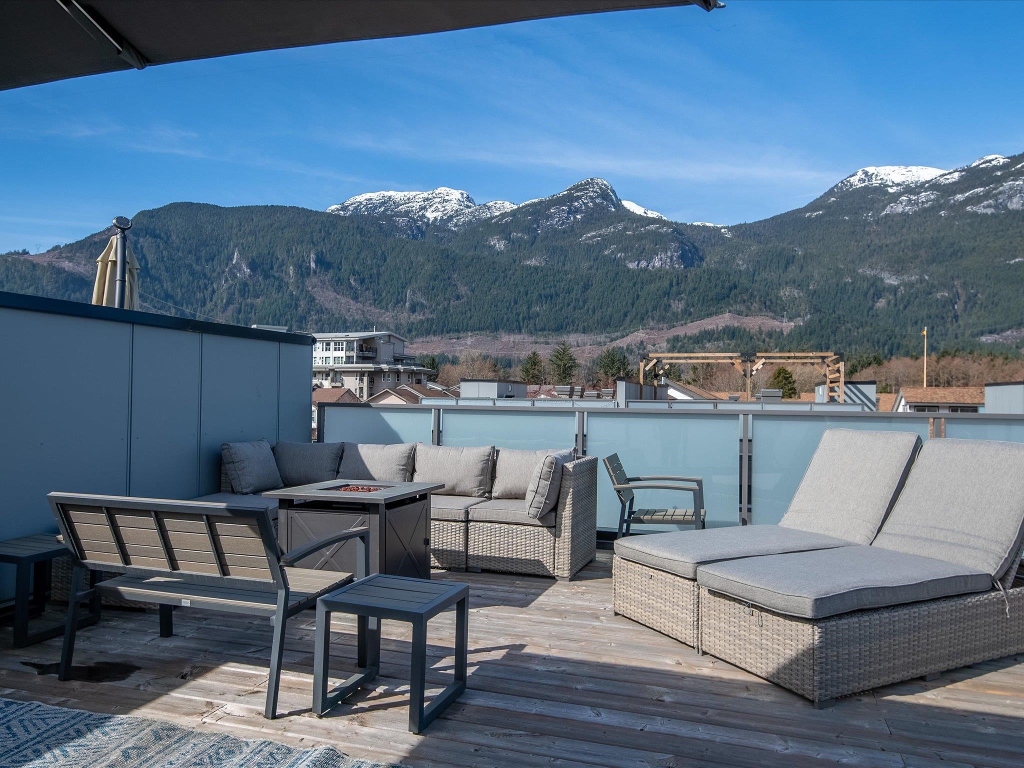 1287 MAIN, Squamish, British Columbia V8B 0P7, 3 Bedrooms Bedrooms, ,2 BathroomsBathrooms,Residential Attached,For Sale,MAIN,R2872217