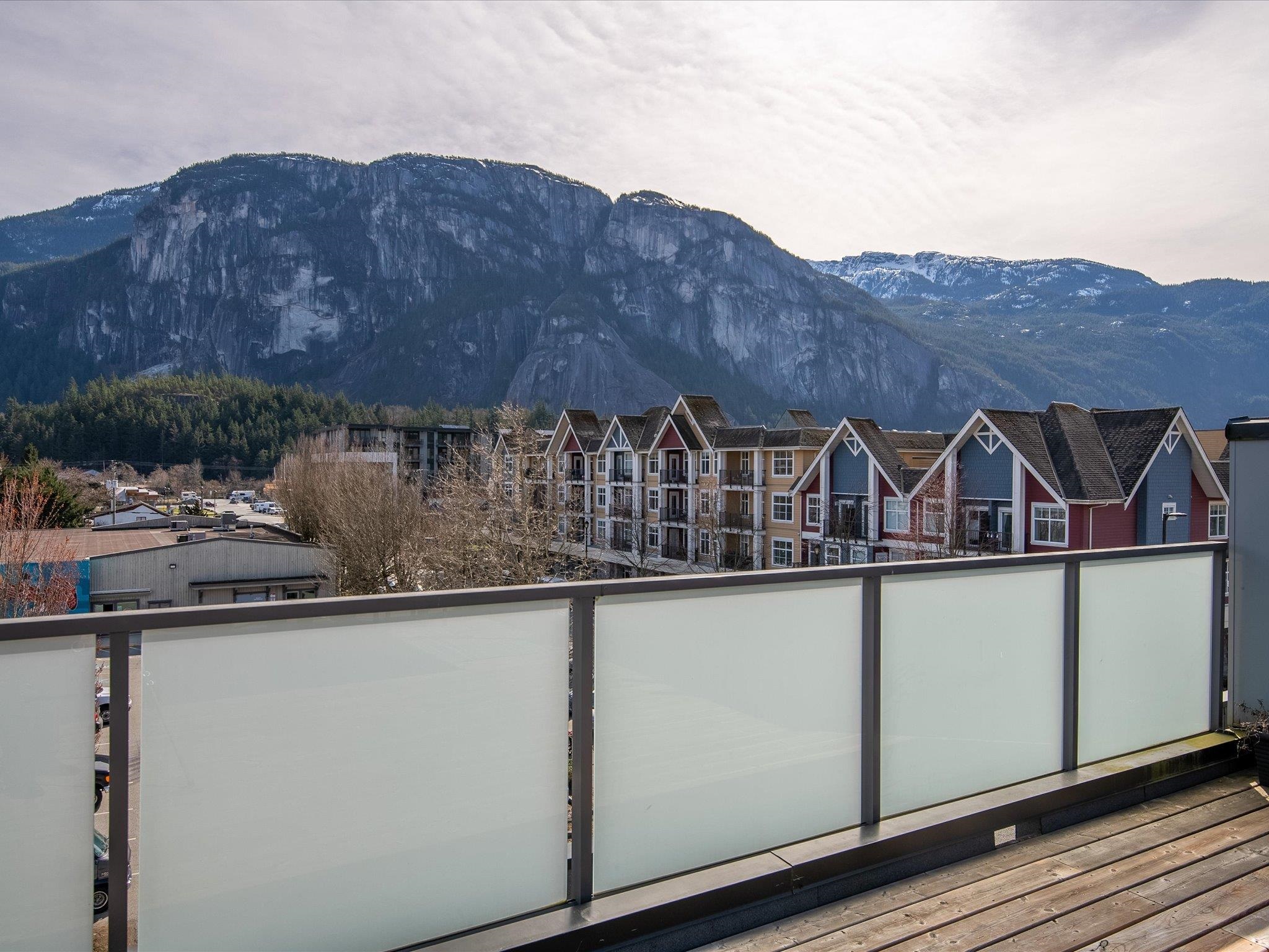 1287 MAIN, Squamish, British Columbia V8B 0P7, 3 Bedrooms Bedrooms, ,2 BathroomsBathrooms,Residential Attached,For Sale,MAIN,R2872217