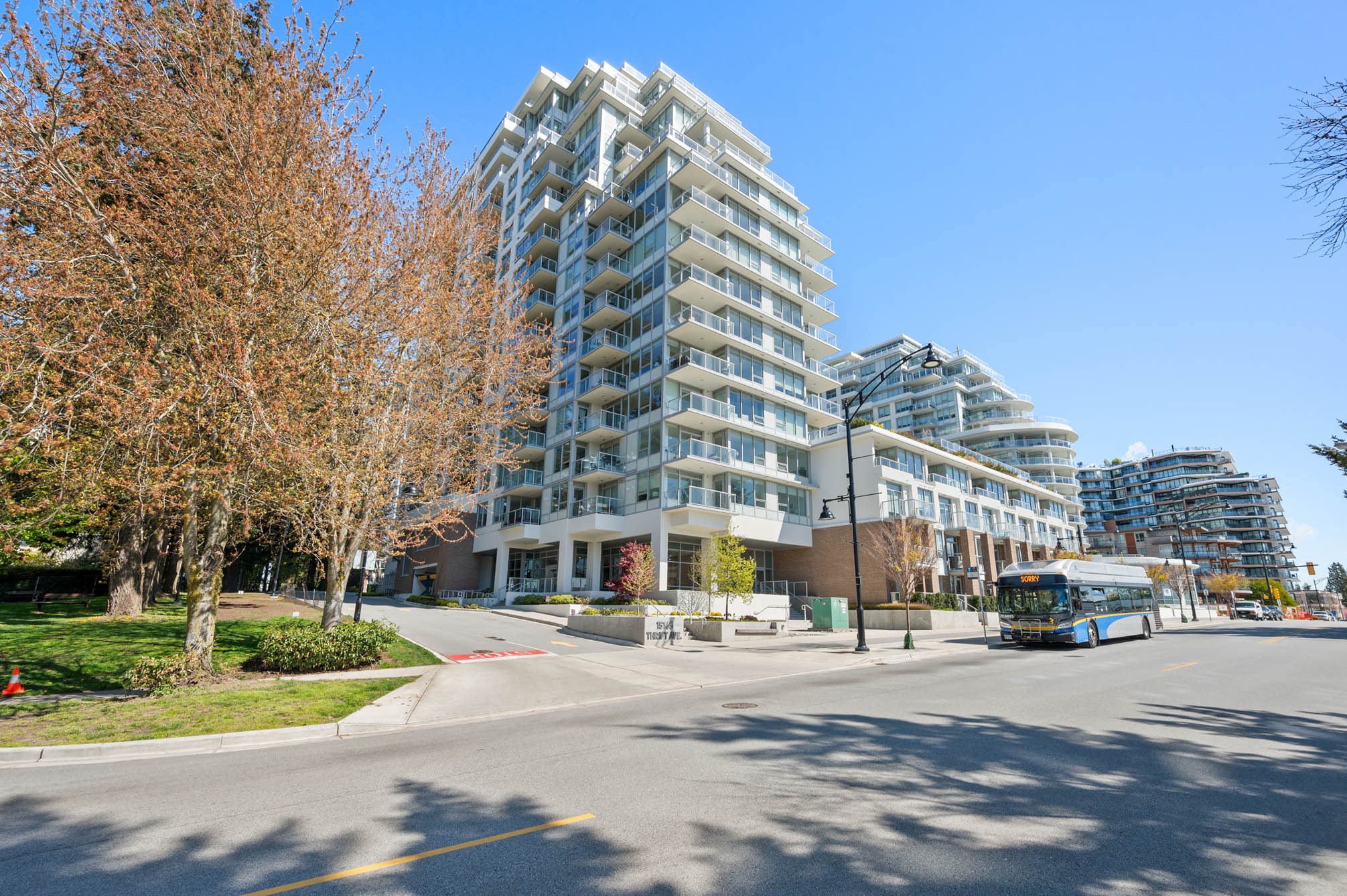 1107-15165 THRIFT AVENUE, White Rock, British Columbia, 2 Bedrooms Bedrooms, ,2 BathroomsBathrooms,Residential Attached,For Sale,R2872258