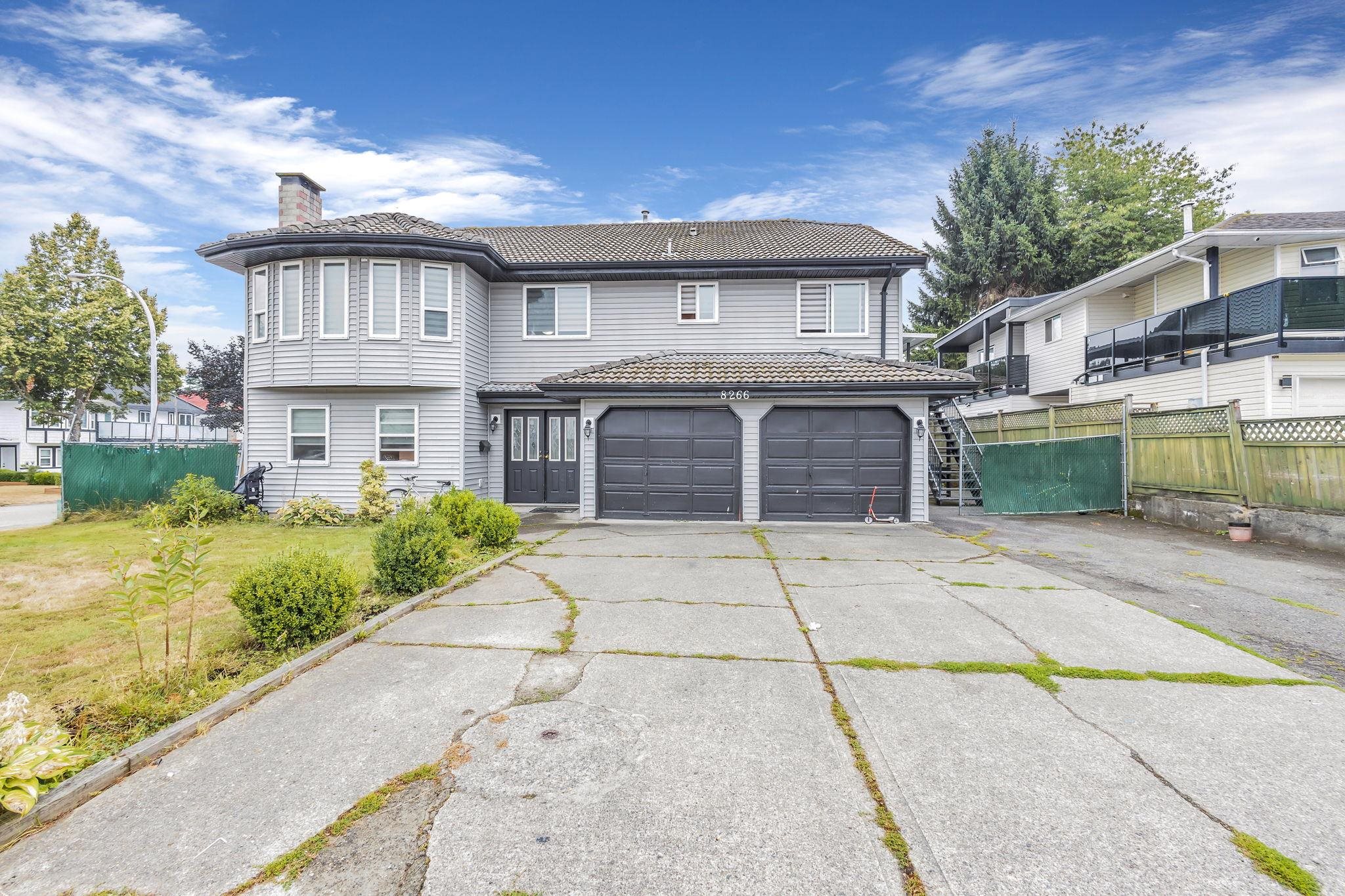 8266 132A, British Columbia V3W 8Y6, 7 Bedrooms Bedrooms, ,4 BathroomsBathrooms,Residential Detached,For Sale,132A,R2872271