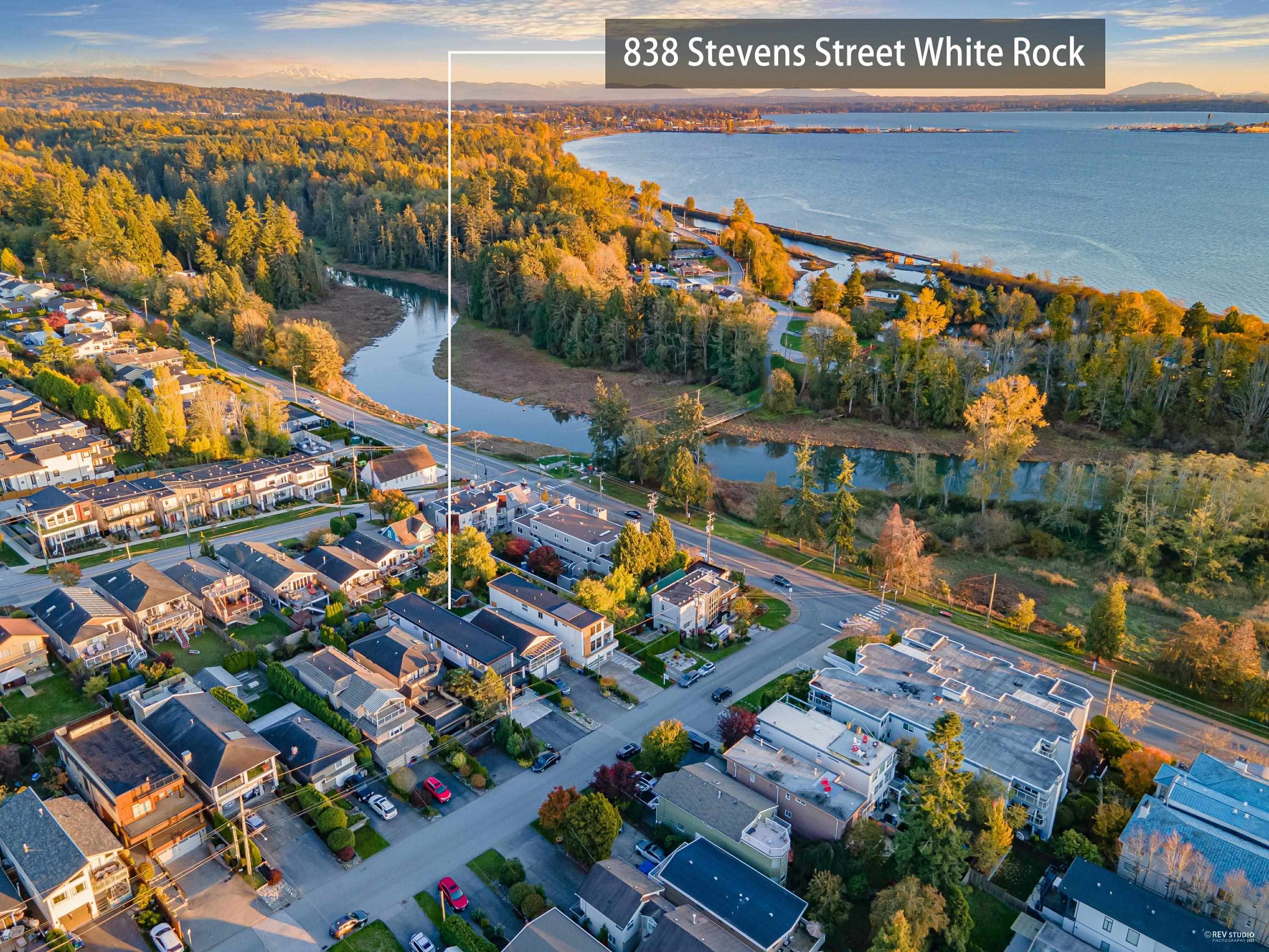 838 STEVENS STREET, White Rock, British Columbia, 7 Bedrooms Bedrooms, ,7 BathroomsBathrooms,Residential Detached,For Sale,R2872705