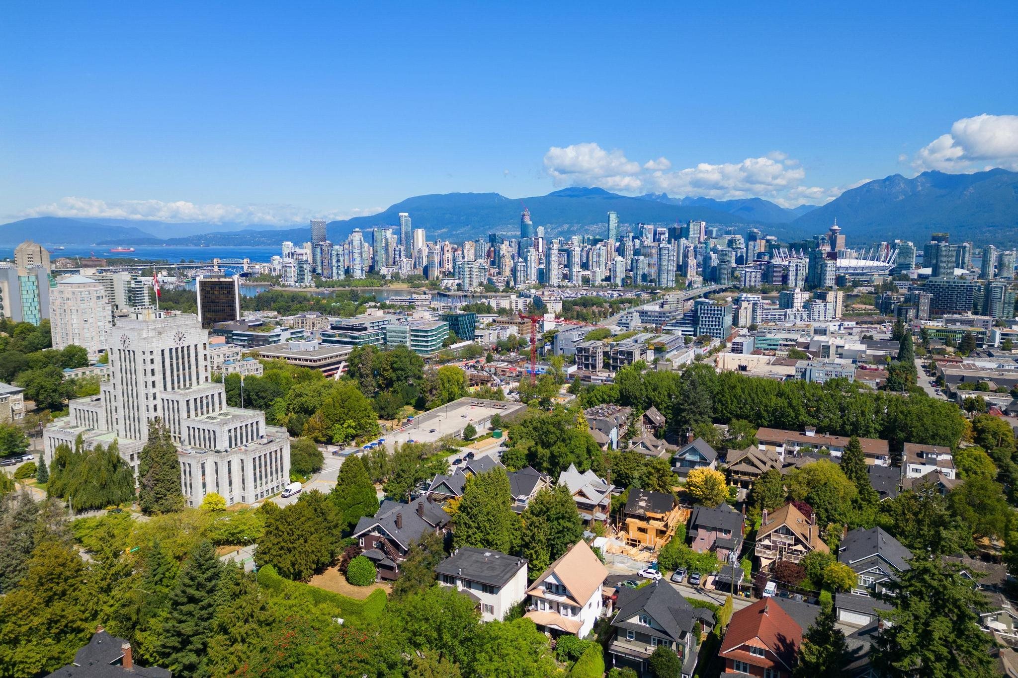 324 12TH AVENUE, Vancouver, British Columbia V5Y 1V2, 2 Bedrooms Bedrooms, ,2 BathroomsBathrooms,Residential Detached,For Sale,R2872837
