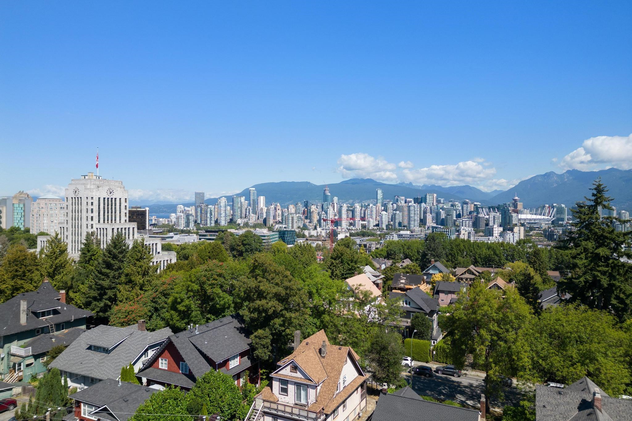 324 12TH AVENUE, Vancouver, British Columbia V5Y 1V2, 2 Bedrooms Bedrooms, ,2 BathroomsBathrooms,Residential Detached,For Sale,R2872837