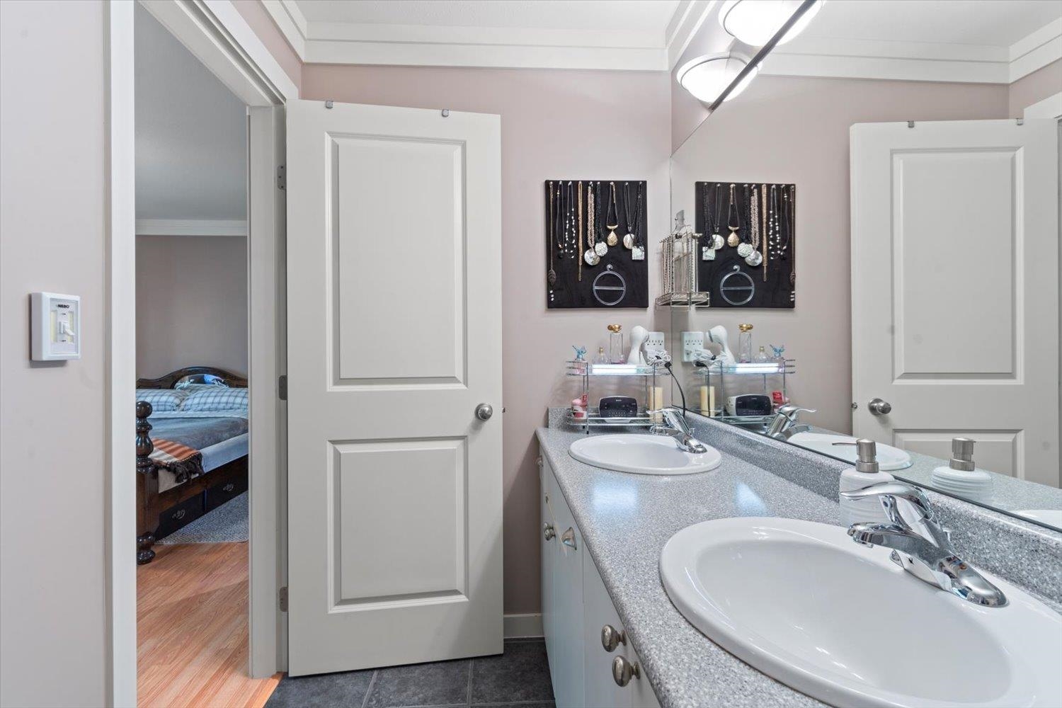 64-12711 64 AVENUE, Surrey, British Columbia, 3 Bedrooms Bedrooms, ,3 BathroomsBathrooms,Residential Attached,For Sale,R2872873