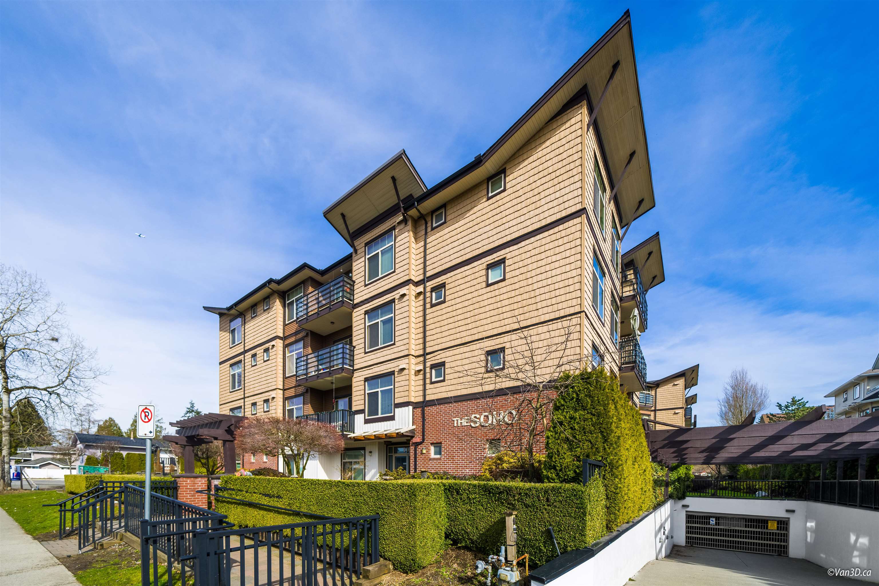 308-8168 120A STREET, Surrey, British Columbia, 2 Bedrooms Bedrooms, ,2 BathroomsBathrooms,Residential Attached,For Sale,R2873001