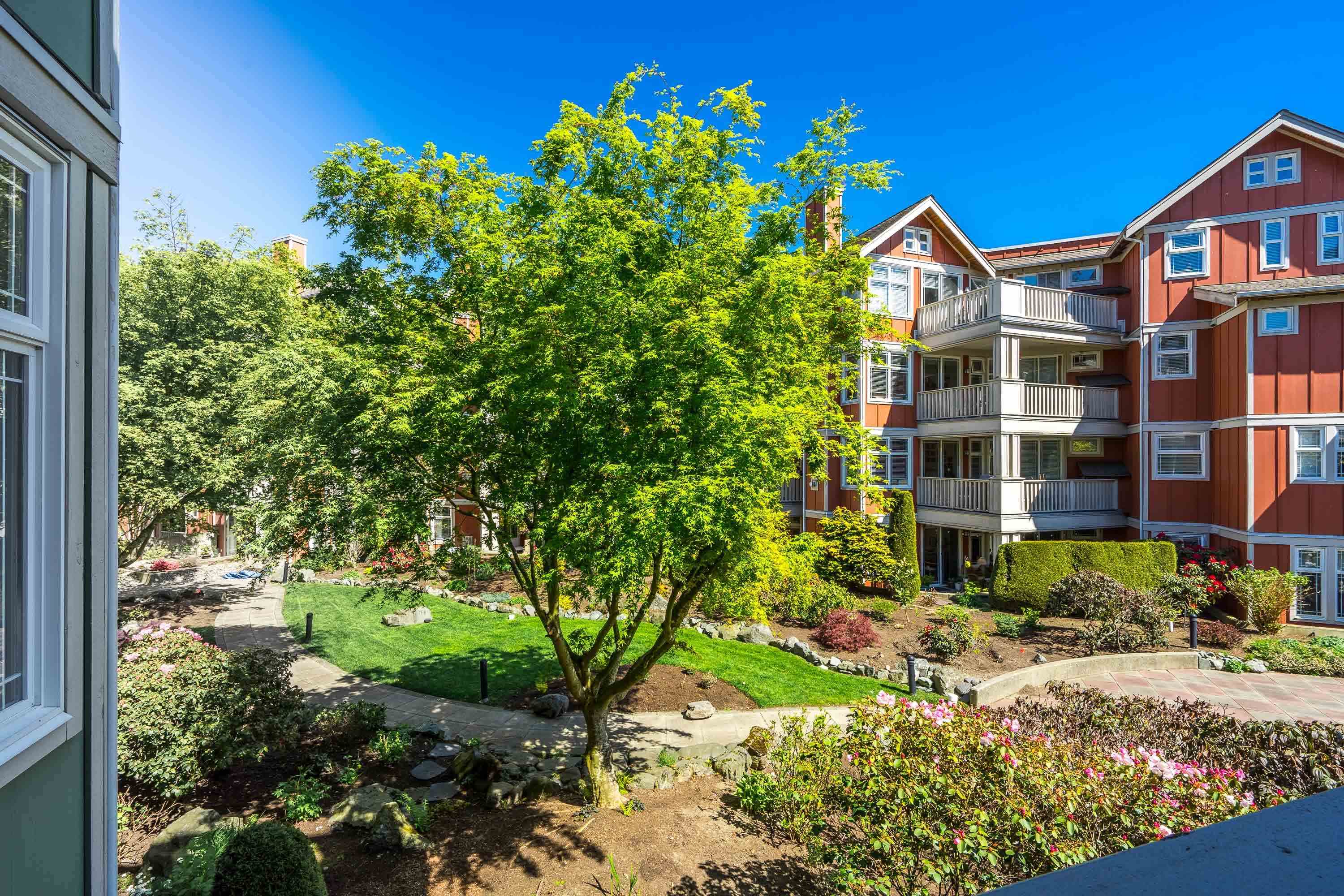 205-15350 16A AVENUE, Surrey, British Columbia V4A 1S9, 2 Bedrooms Bedrooms, ,2 BathroomsBathrooms,Residential Attached,For Sale,R2873015