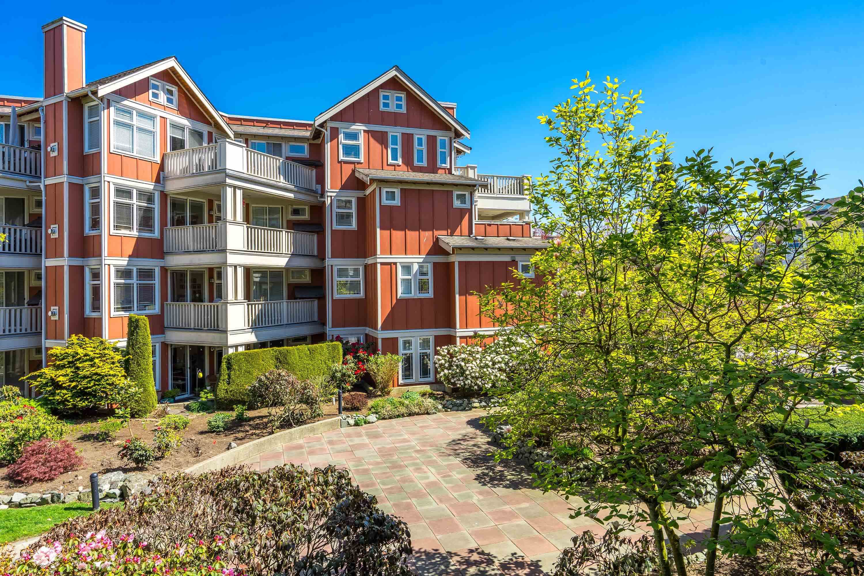 205-15350 16A AVENUE, Surrey, British Columbia V4A 1S9, 2 Bedrooms Bedrooms, ,2 BathroomsBathrooms,Residential Attached,For Sale,R2873015
