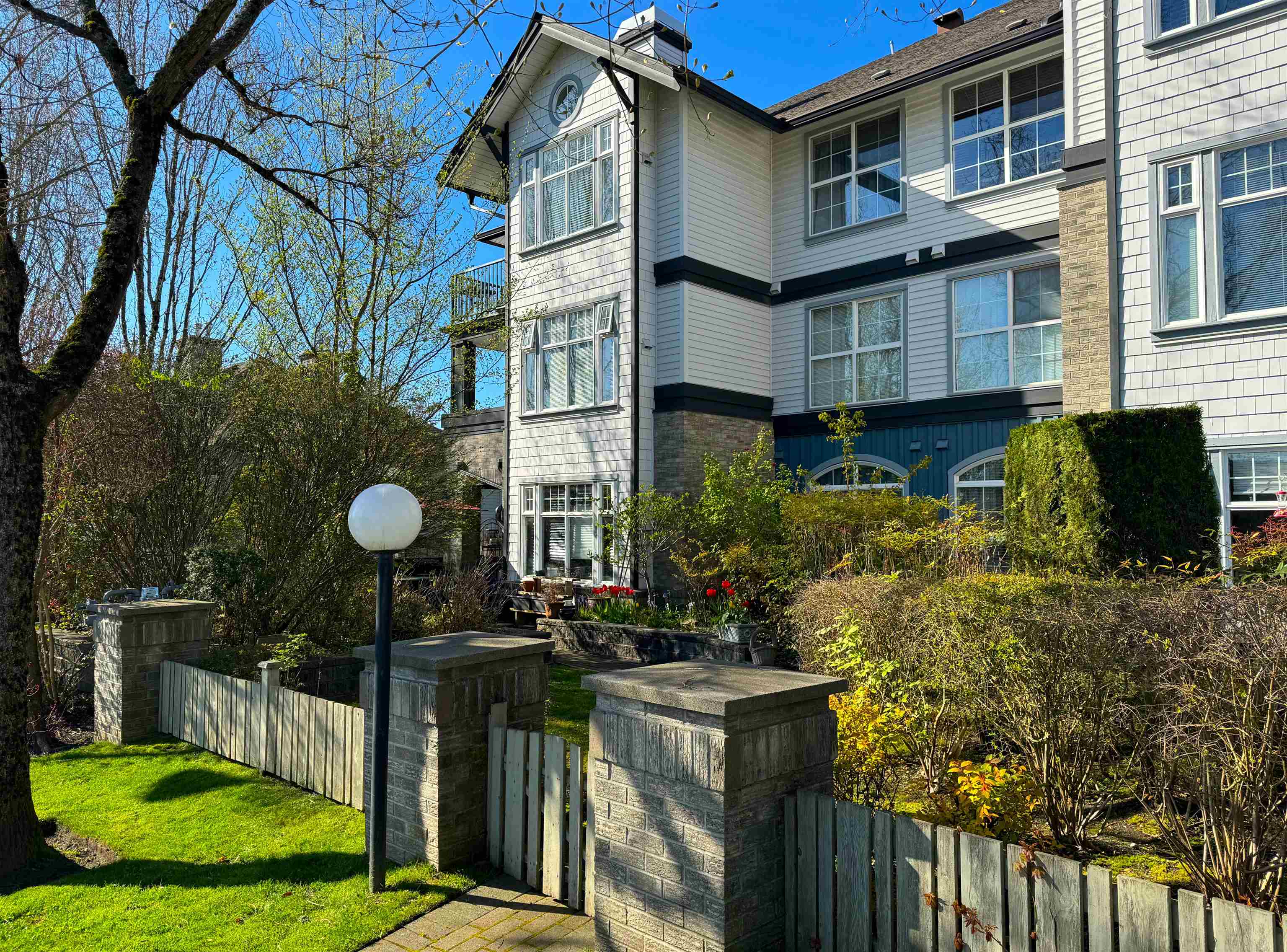 83 STAR, New Westminster, British Columbia V3M 6X8, 2 Bedrooms Bedrooms, ,2 BathroomsBathrooms,Residential Attached,For Sale,STAR,R2873098