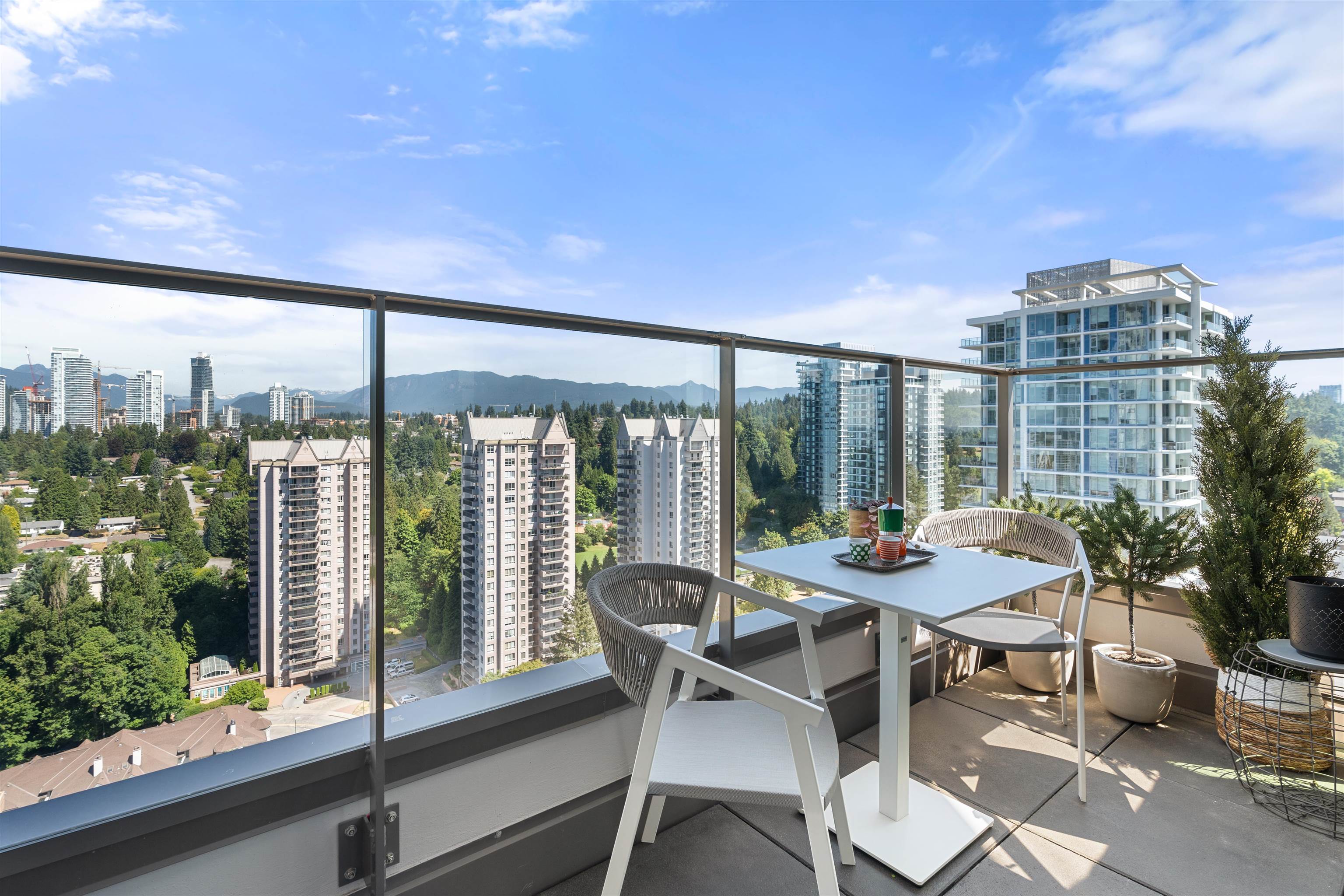 2402-450 WESTVIEW STREET, Coquitlam, British Columbia, 2 Bedrooms Bedrooms, ,3 BathroomsBathrooms,Residential Attached,For Sale,R2873205