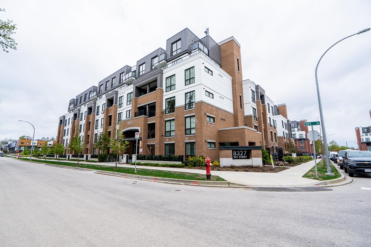 Willoughby Heights Apartment/Condo for sale:  2 bedroom 943 sq.ft. (Listed 3600-05-18)
