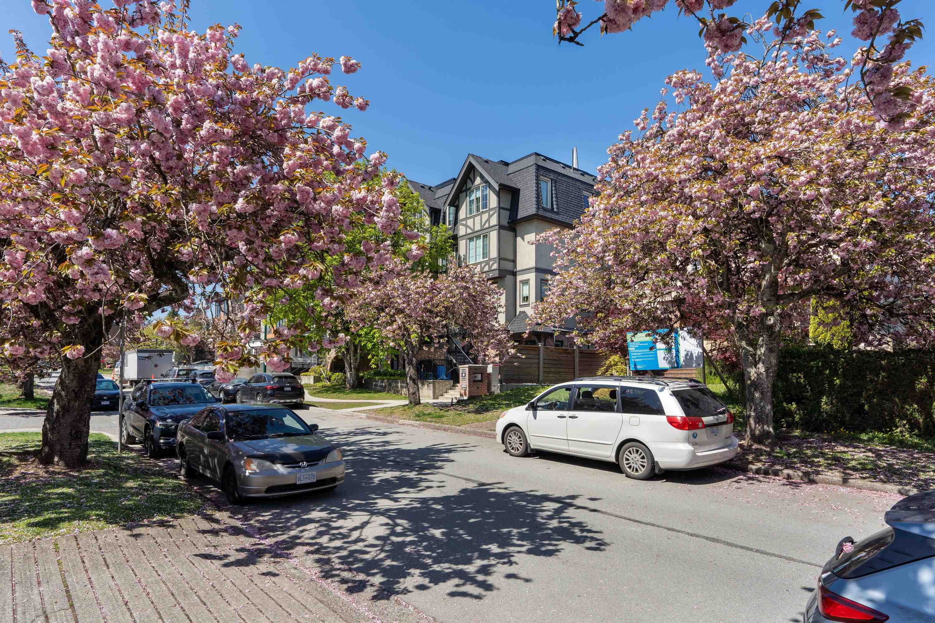 457 W63RD AVENUE, Vancouver, British Columbia, 3 Bedrooms Bedrooms, ,3 BathroomsBathrooms,Residential Attached,For Sale,R2873297