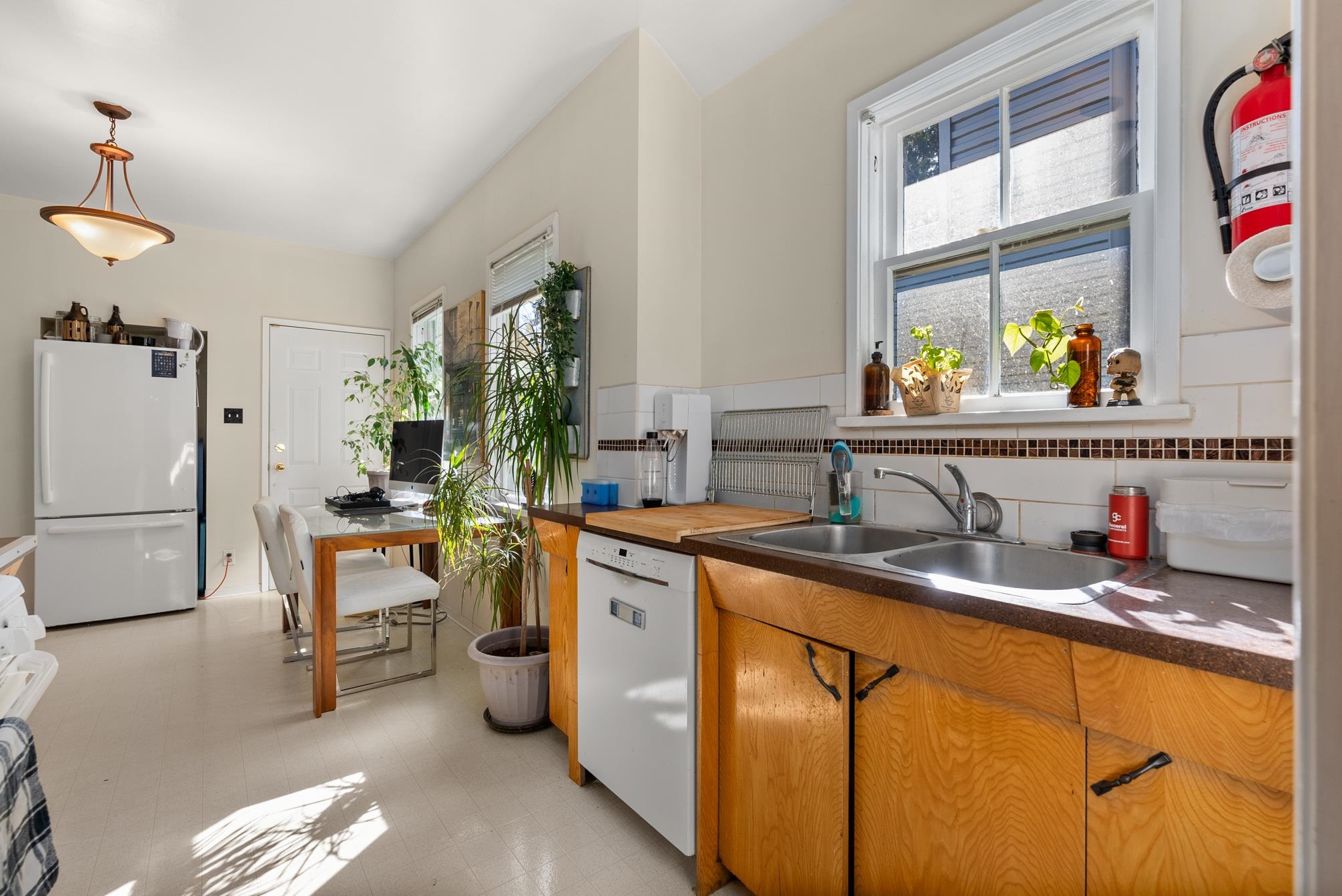 Listing image of 28 W 21ST AVENUE