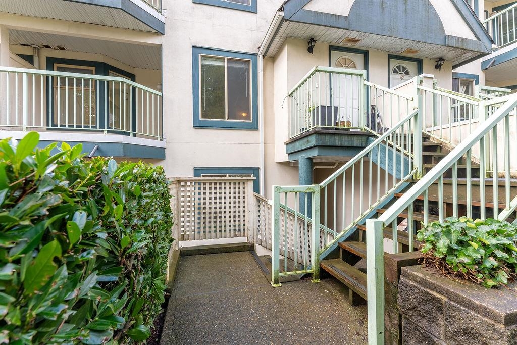 7520 18TH, Burnaby, British Columbia V3N 4X7, 2 Bedrooms Bedrooms, ,2 BathroomsBathrooms,Residential Attached,For Sale,18TH,R2873857