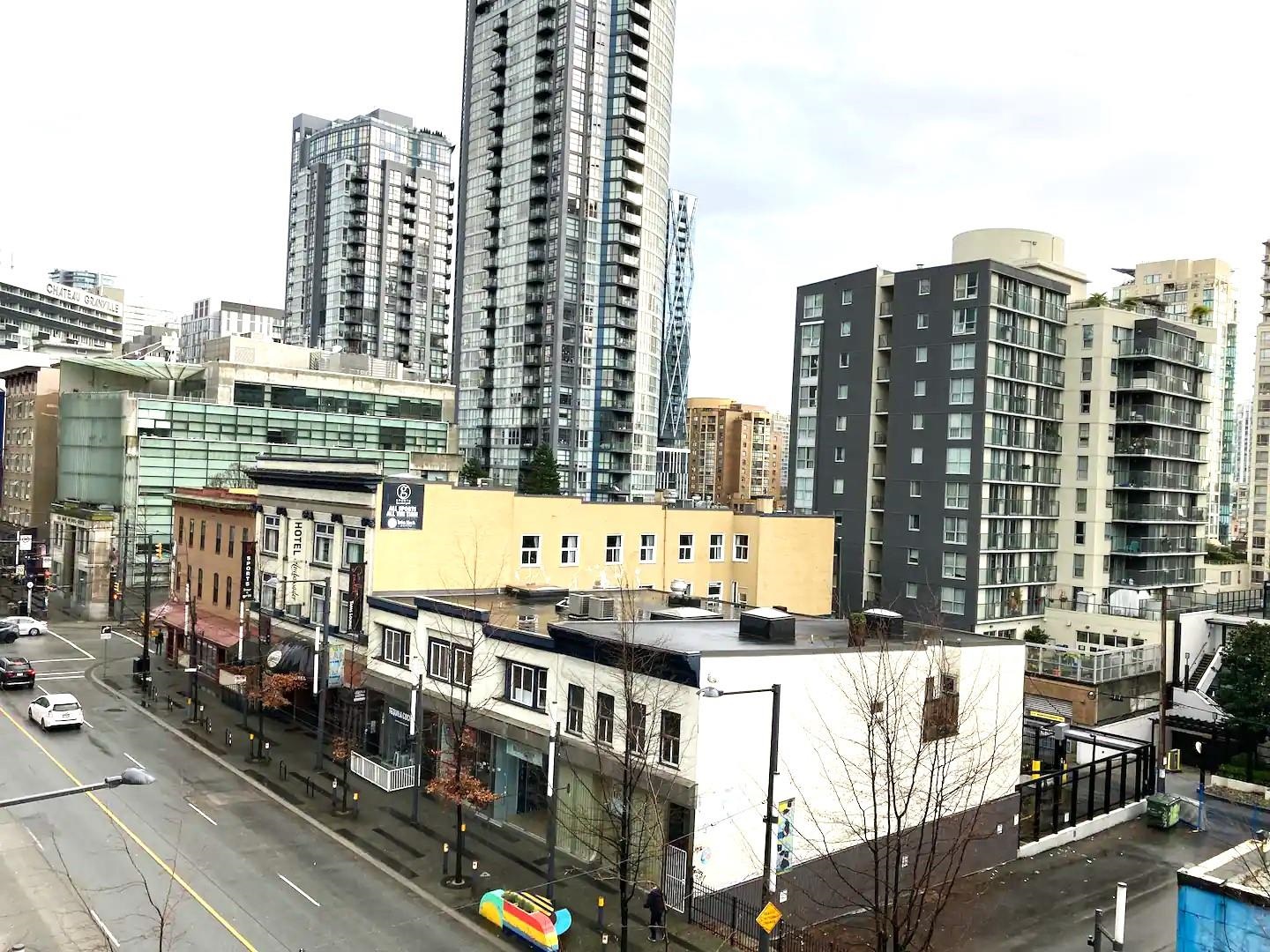 1249 GRANVILLE, Vancouver, British Columbia V6Z 1M5, 1 Bedroom Bedrooms, ,1 BathroomBathrooms,Residential Attached,For Sale,GRANVILLE,R2873887