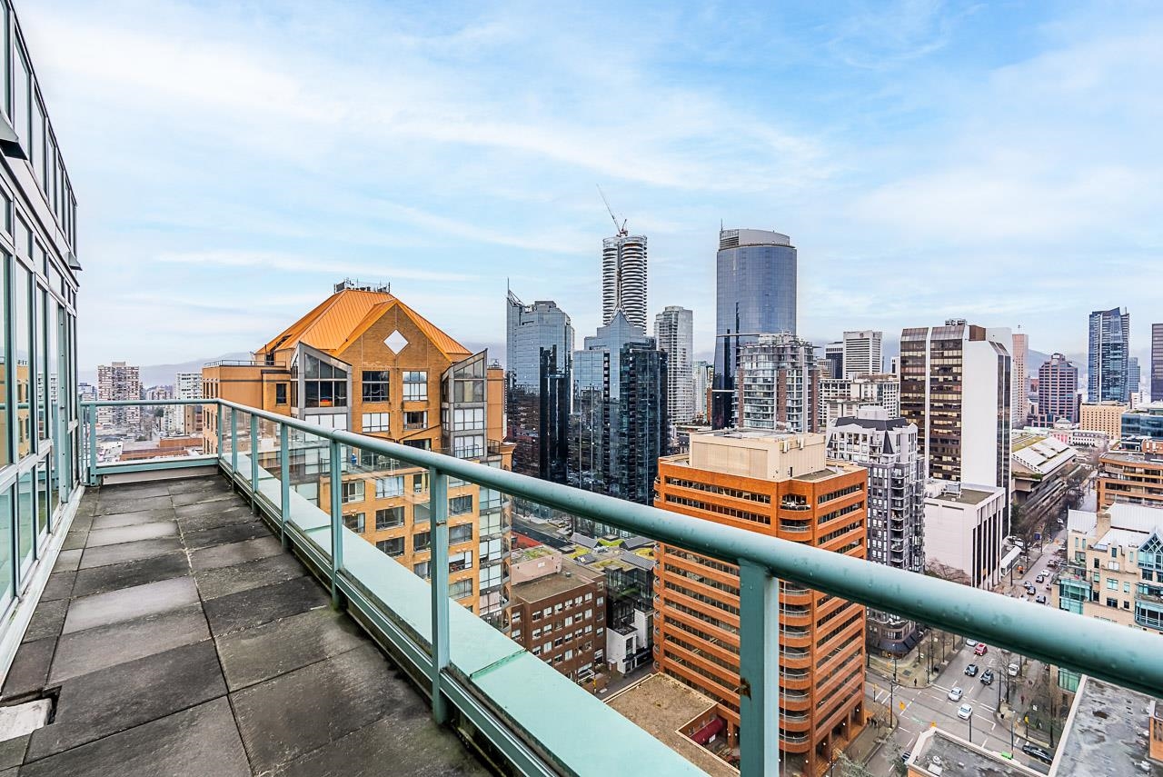 2802-1188 HOWE STREET, Vancouver, British Columbia, 2 Bedrooms Bedrooms, ,2 BathroomsBathrooms,Residential Attached,For Sale,R2874029