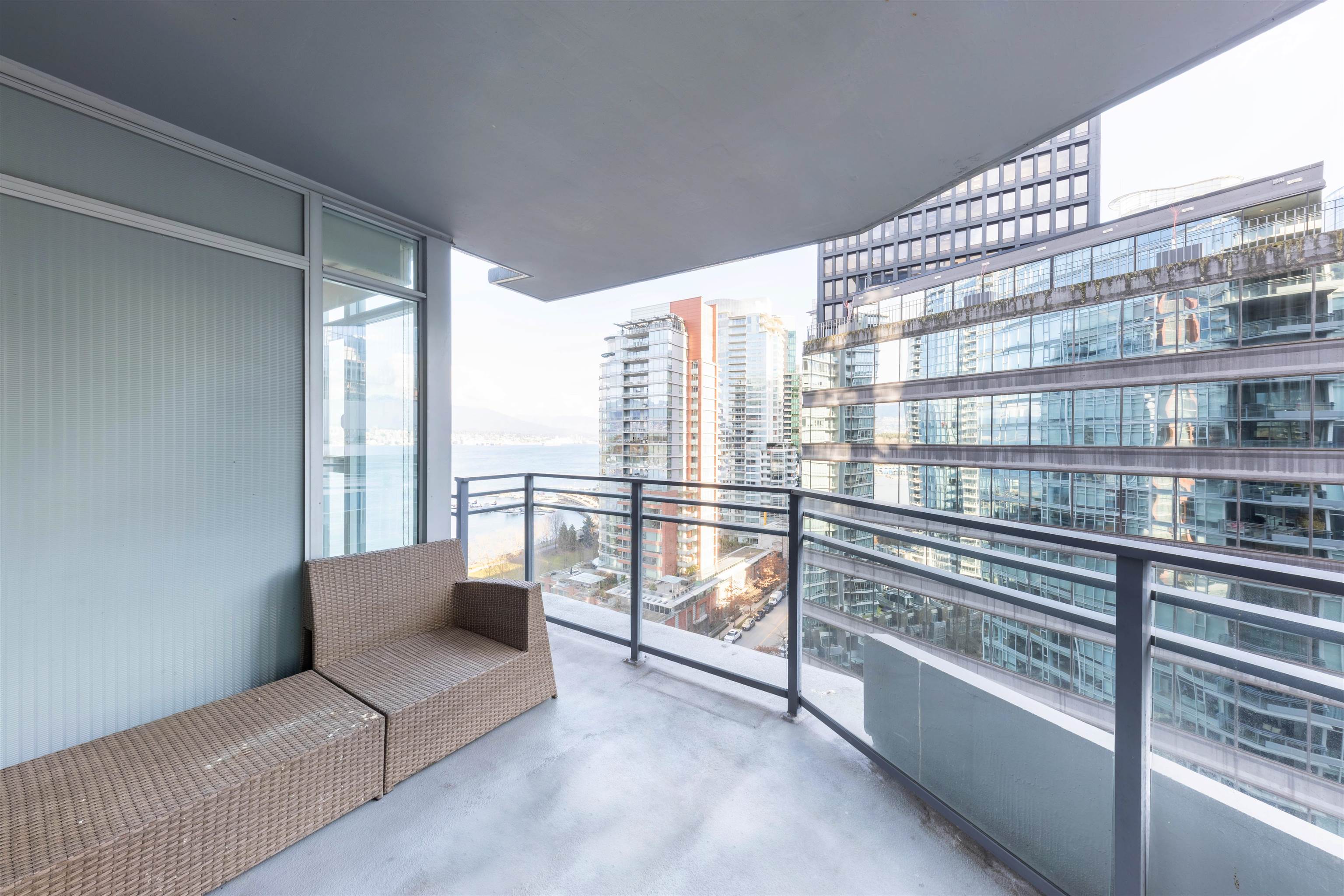 1704-1205 WHASTINGS STREET, Vancouver, British Columbia, 2 Bedrooms Bedrooms, ,2 BathroomsBathrooms,Residential Attached,For Sale,R2874153