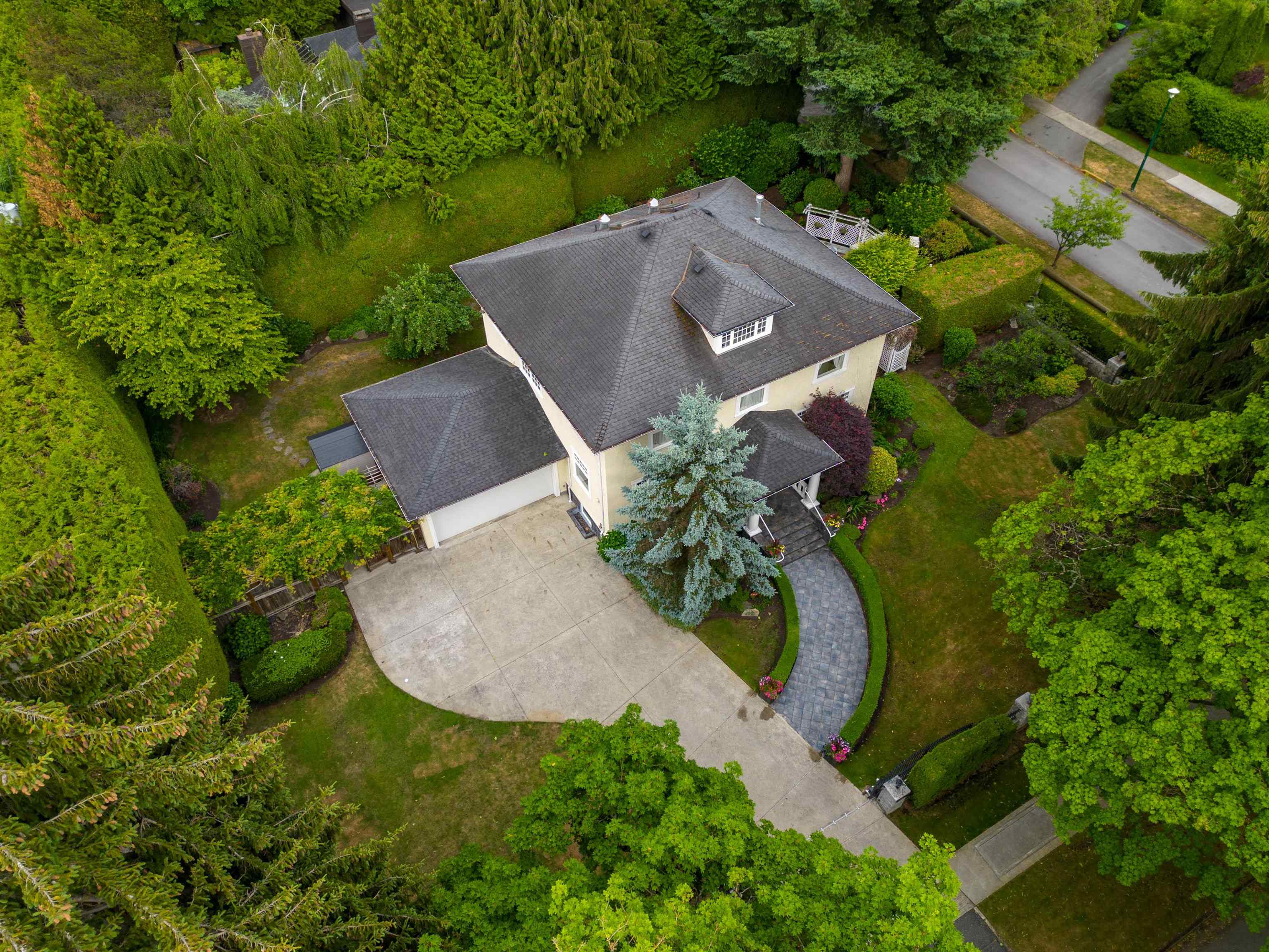 Listing image of 4950 CONNAUGHT DRIVE