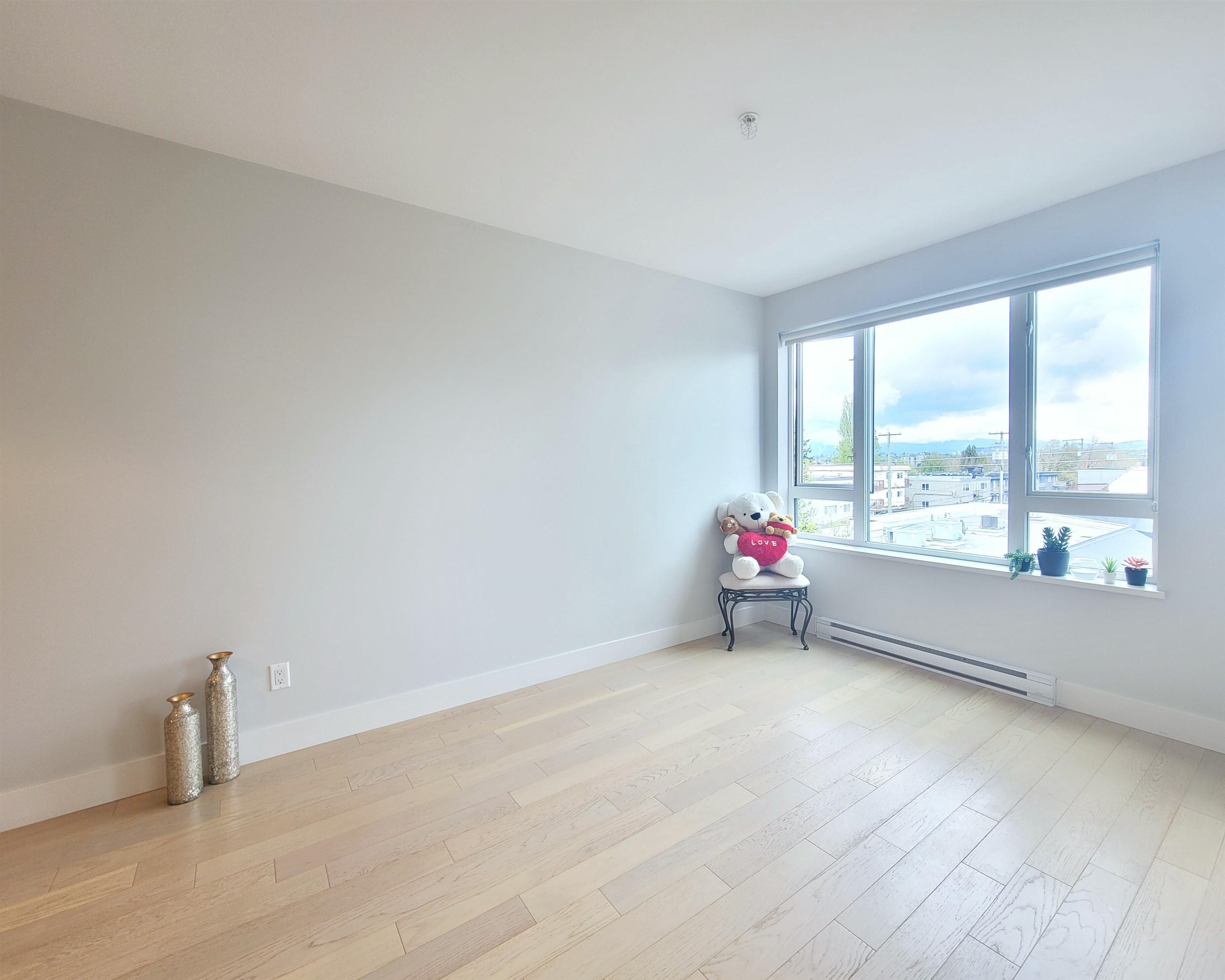 2477 CAROLINA, Vancouver, British Columbia V5T 0G8, 1 Bedroom Bedrooms, ,1 BathroomBathrooms,Residential Attached,For Sale,CAROLINA,R2874230