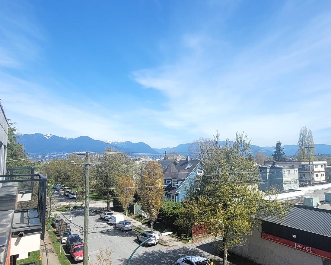 2477 CAROLINA, Vancouver, British Columbia V5T 0G8, 1 Bedroom Bedrooms, ,1 BathroomBathrooms,Residential Attached,For Sale,CAROLINA,R2874230