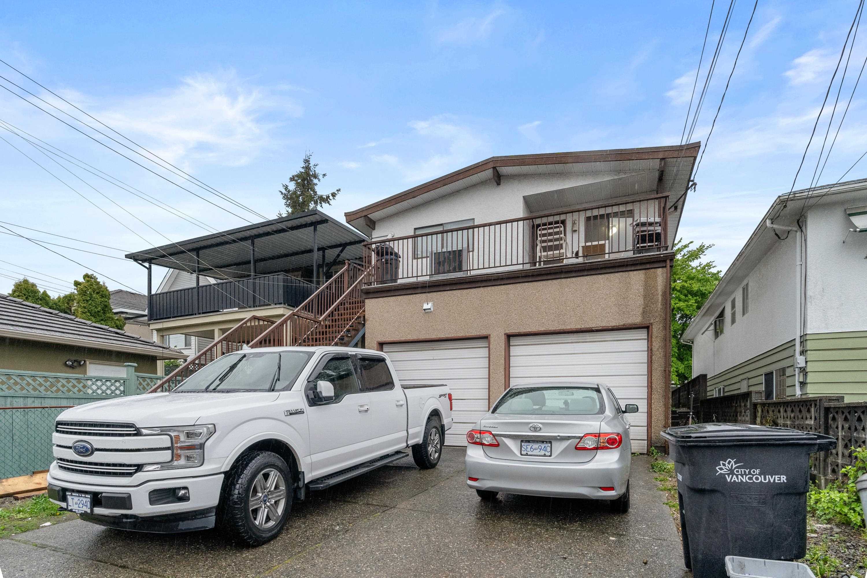886 56TH AVENUE, Vancouver, British Columbia V5X 1S2, 7 Bedrooms Bedrooms, ,4 BathroomsBathrooms,Residential Detached,For Sale,R2874258