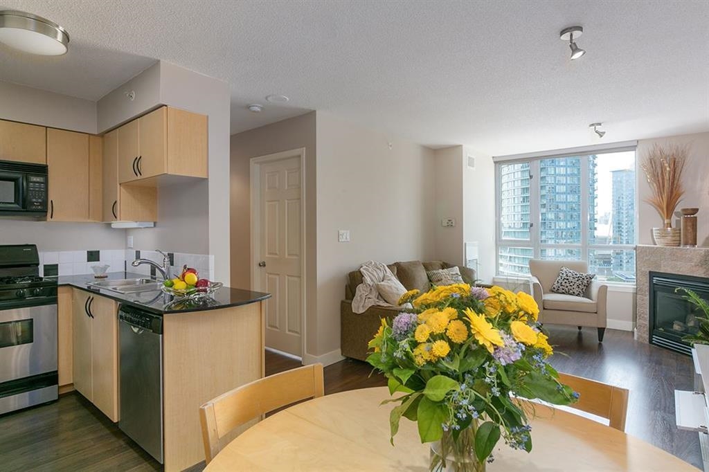 2101-63 KEEFER PLACE, Vancouver, British Columbia, 1 Bedroom Bedrooms, ,1 BathroomBathrooms,Residential Attached,For Sale,R2874373