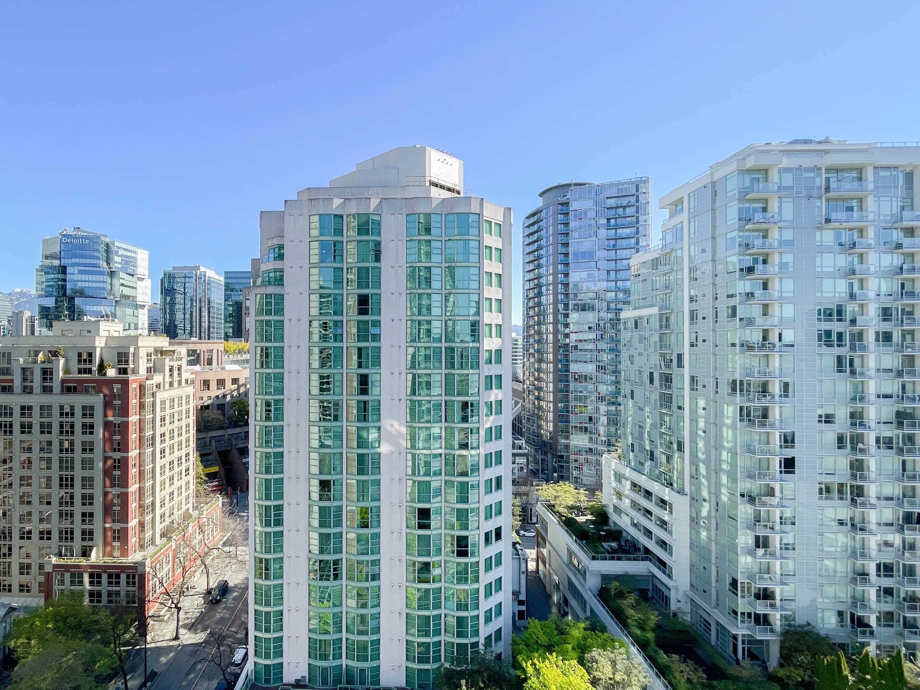 1605-888 HAMILTON STREET, Vancouver, British Columbia, 2 Bedrooms Bedrooms, ,2 BathroomsBathrooms,Residential Attached,For Sale,R2874658