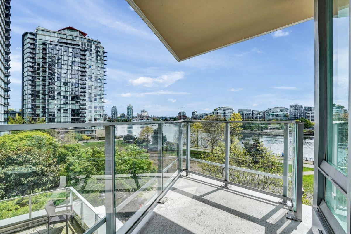 606-980 COOPERAGE WAY, Vancouver, British Columbia, 2 Bedrooms Bedrooms, ,2 BathroomsBathrooms,Residential Attached,For Sale,R2874852