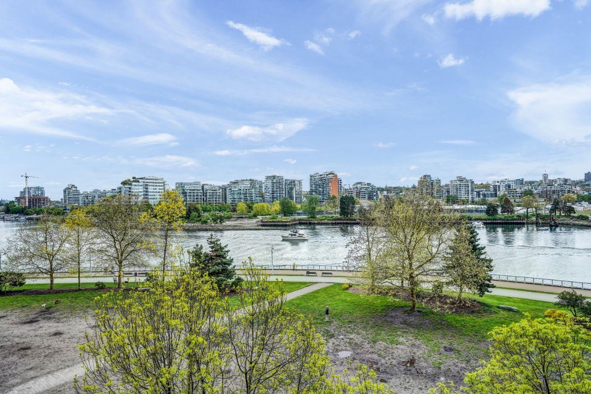 606-980 COOPERAGE WAY, Vancouver, British Columbia, 2 Bedrooms Bedrooms, ,2 BathroomsBathrooms,Residential Attached,For Sale,R2874852