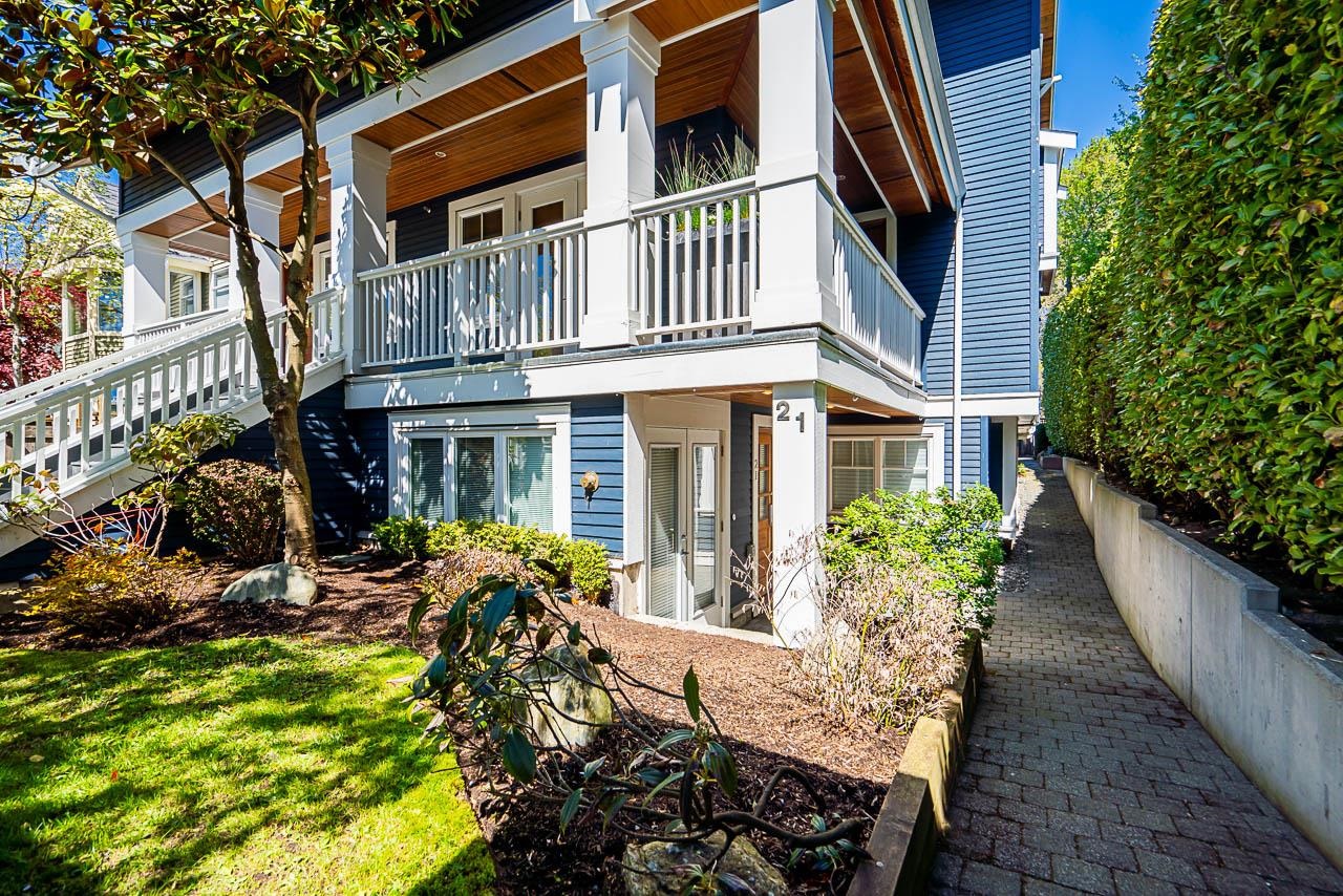 21 W15TH AVENUE, Vancouver, British Columbia, 2 Bedrooms Bedrooms, ,2 BathroomsBathrooms,Residential Attached,For Sale,R2874982
