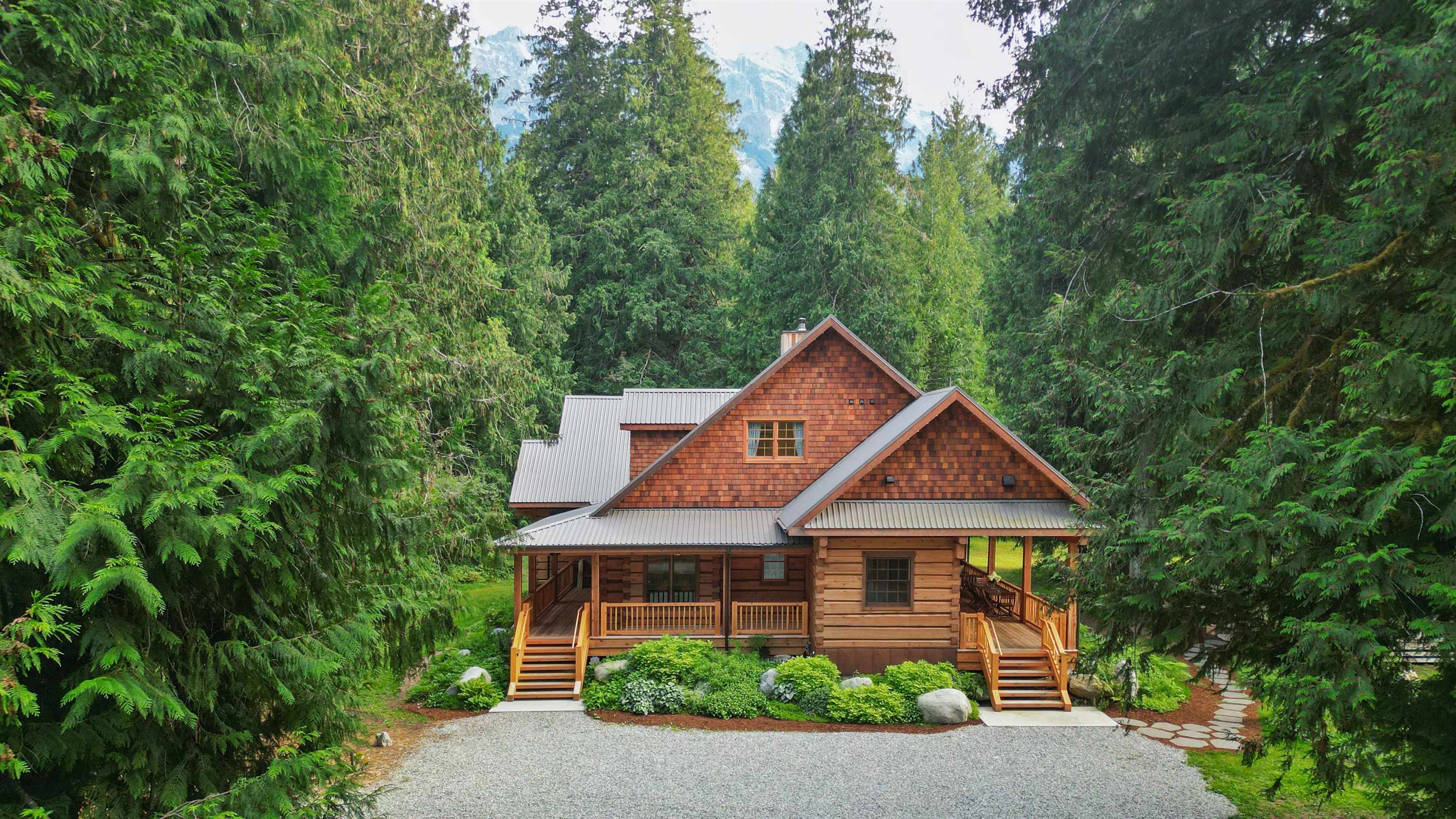 Pemberton House with Acreage for sale:  7 bedroom 3,708 sq.ft. (Listed 2024-05-07)