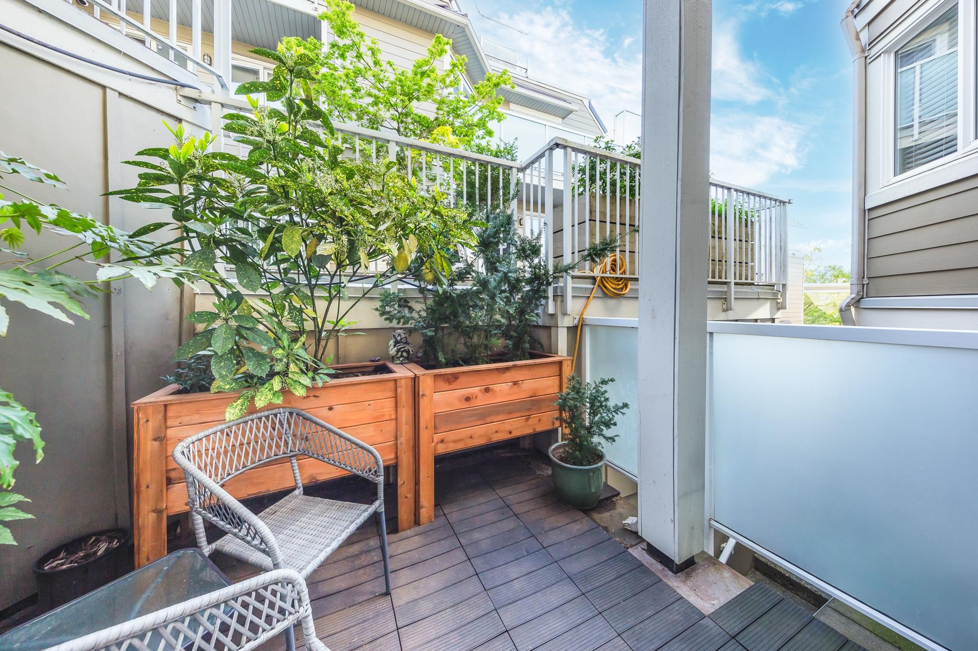 D2-1100 W6TH AVENUE, Vancouver, British Columbia, 2 Bedrooms Bedrooms, ,2 BathroomsBathrooms,Residential Attached,For Sale,R2875119