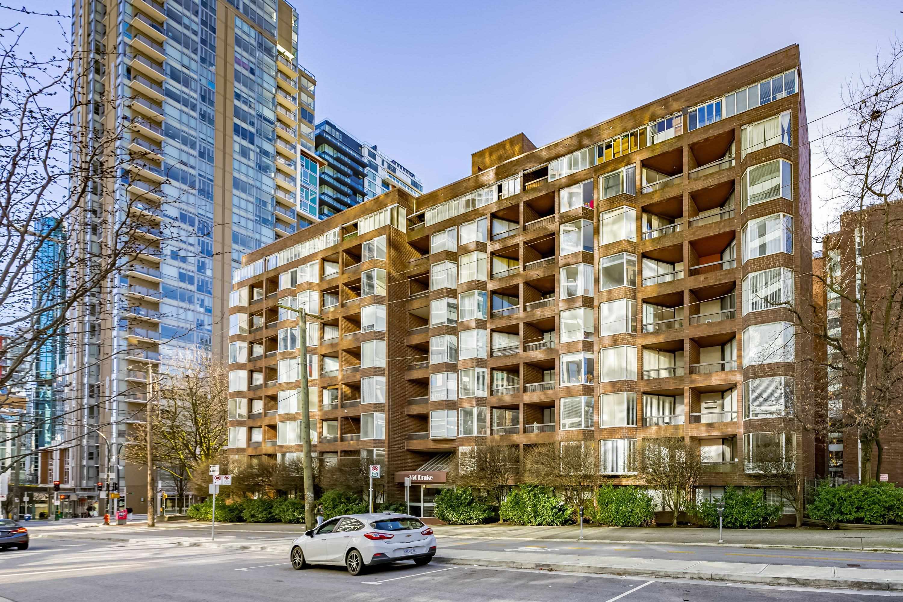 950 DRAKE, Vancouver, British Columbia V6Z 2B9, ,1 BathroomBathrooms,Residential Attached,For Sale,DRAKE,R2875226