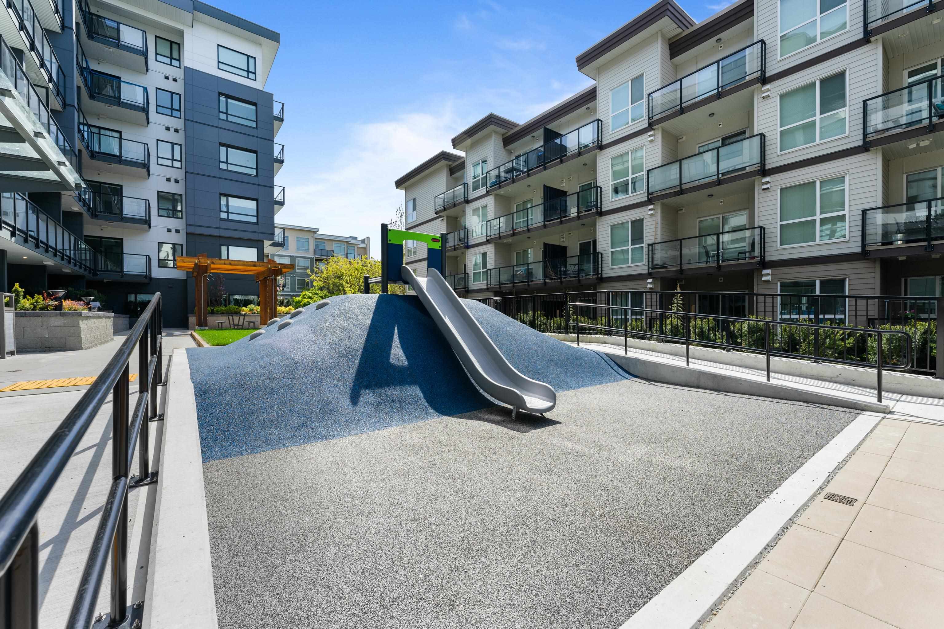 103-10777 138 STREET, Surrey, British Columbia, 2 Bedrooms Bedrooms, ,2 BathroomsBathrooms,Residential Attached,For Sale,R2875260