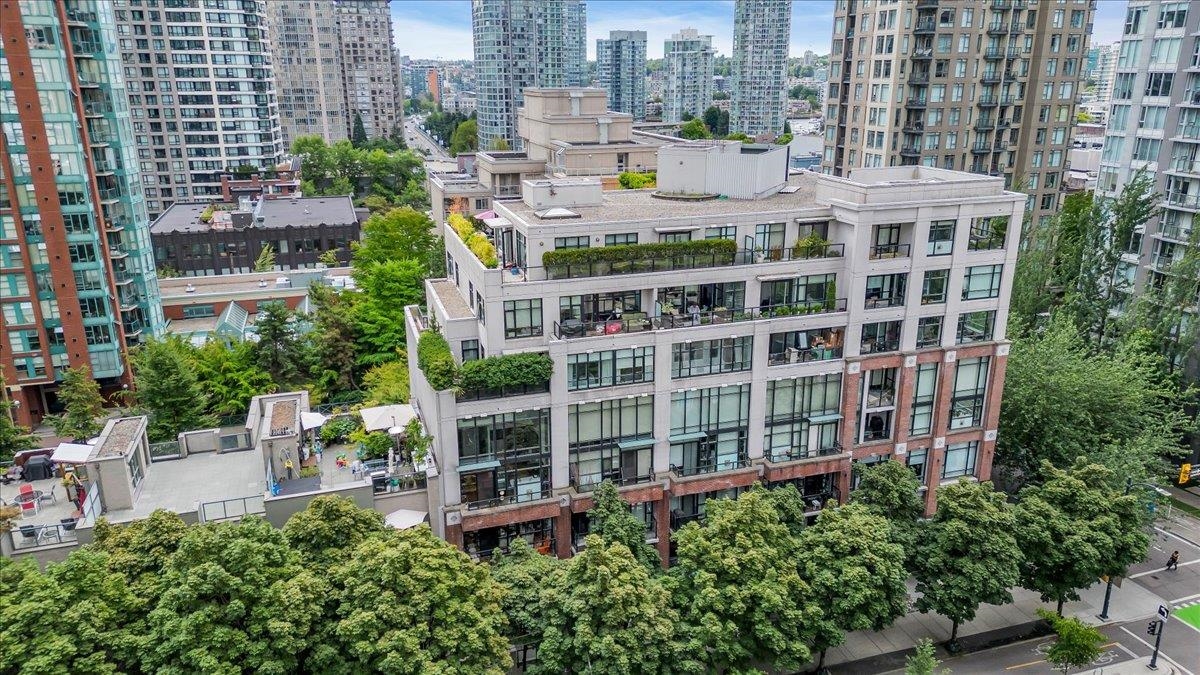 988 RICHARDS, Vancouver, British Columbia V6B 8R2, 1 Bedroom Bedrooms, ,1 BathroomBathrooms,Residential Attached,For Sale,RICHARDS,R2875369