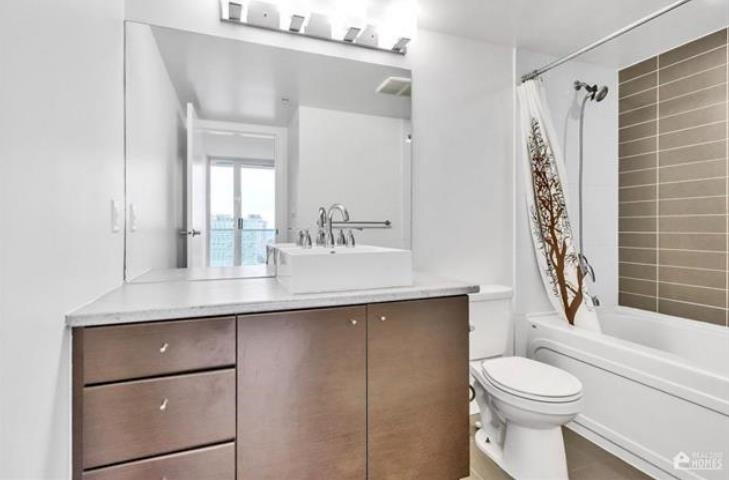 13618 100, Surrey, British Columbia V3T 0A8, 2 Bedrooms Bedrooms, ,2 BathroomsBathrooms,Residential Attached,For Sale,100,R2875651