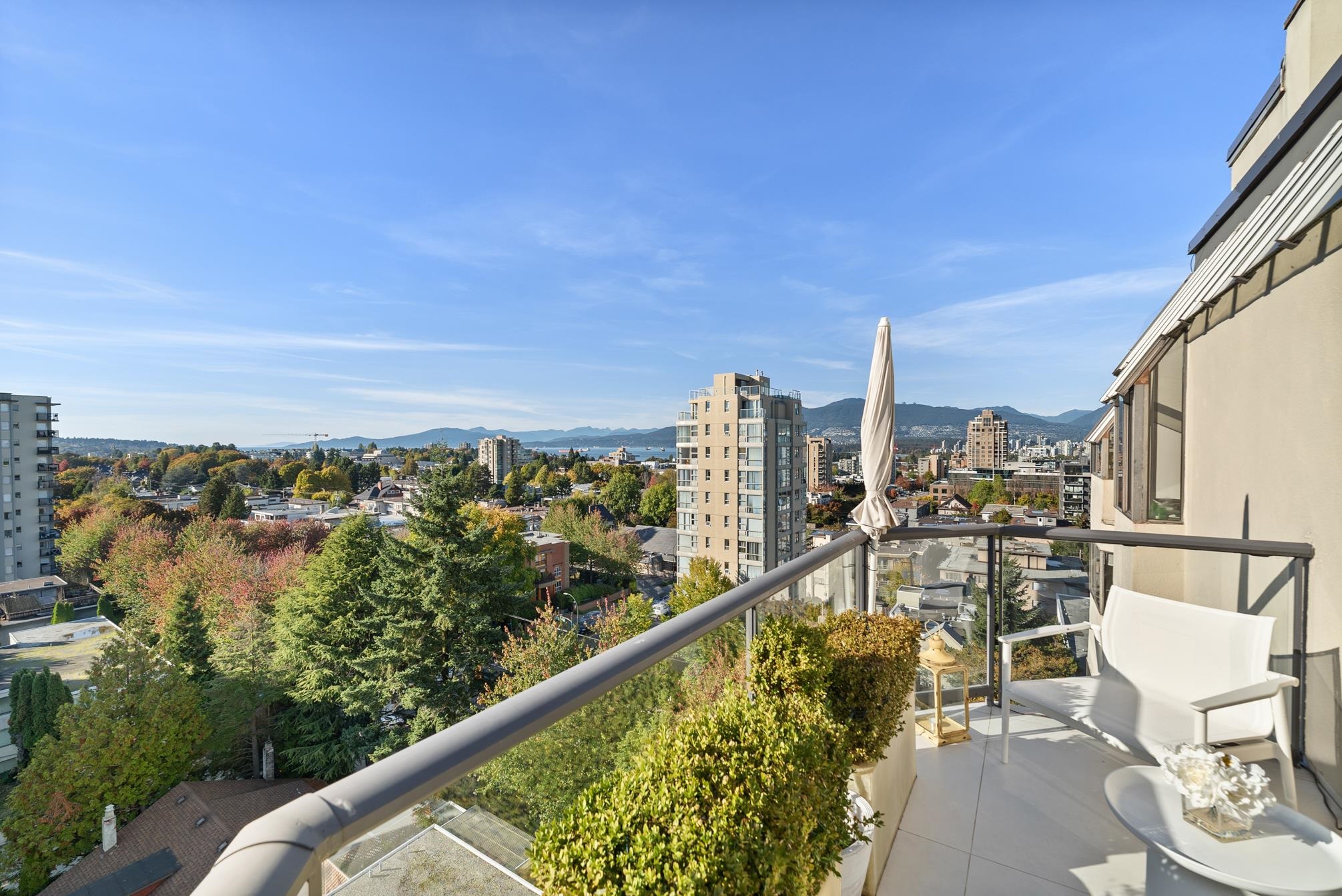 1568 12TH, Vancouver, British Columbia V6J 2E1, 3 Bedrooms Bedrooms, ,2 BathroomsBathrooms,Residential Attached,For Sale,12TH,R2875909