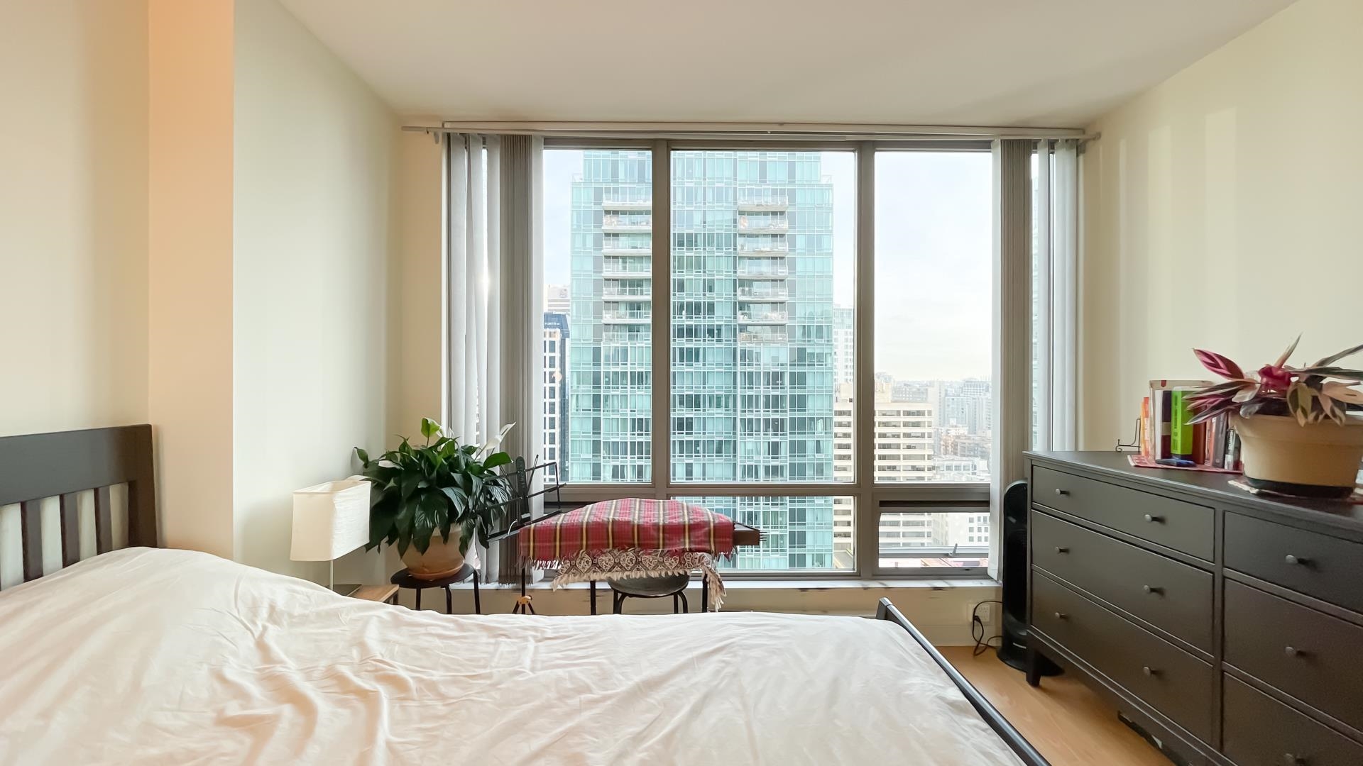 2605-1288 WGEORGIA STREET, Vancouver, British Columbia, 1 Bedroom Bedrooms, ,1 BathroomBathrooms,Residential Attached,For Sale,R2875949