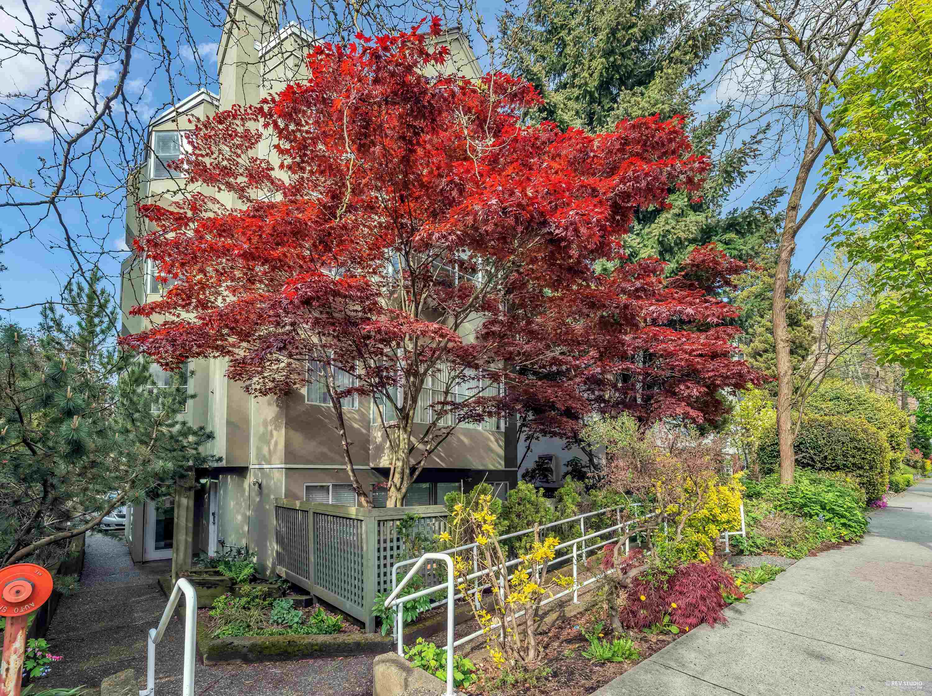 1575 12TH, Vancouver, British Columbia V6J 2E2, 2 Bedrooms Bedrooms, ,2 BathroomsBathrooms,Residential Attached,For Sale,12TH,R2876339