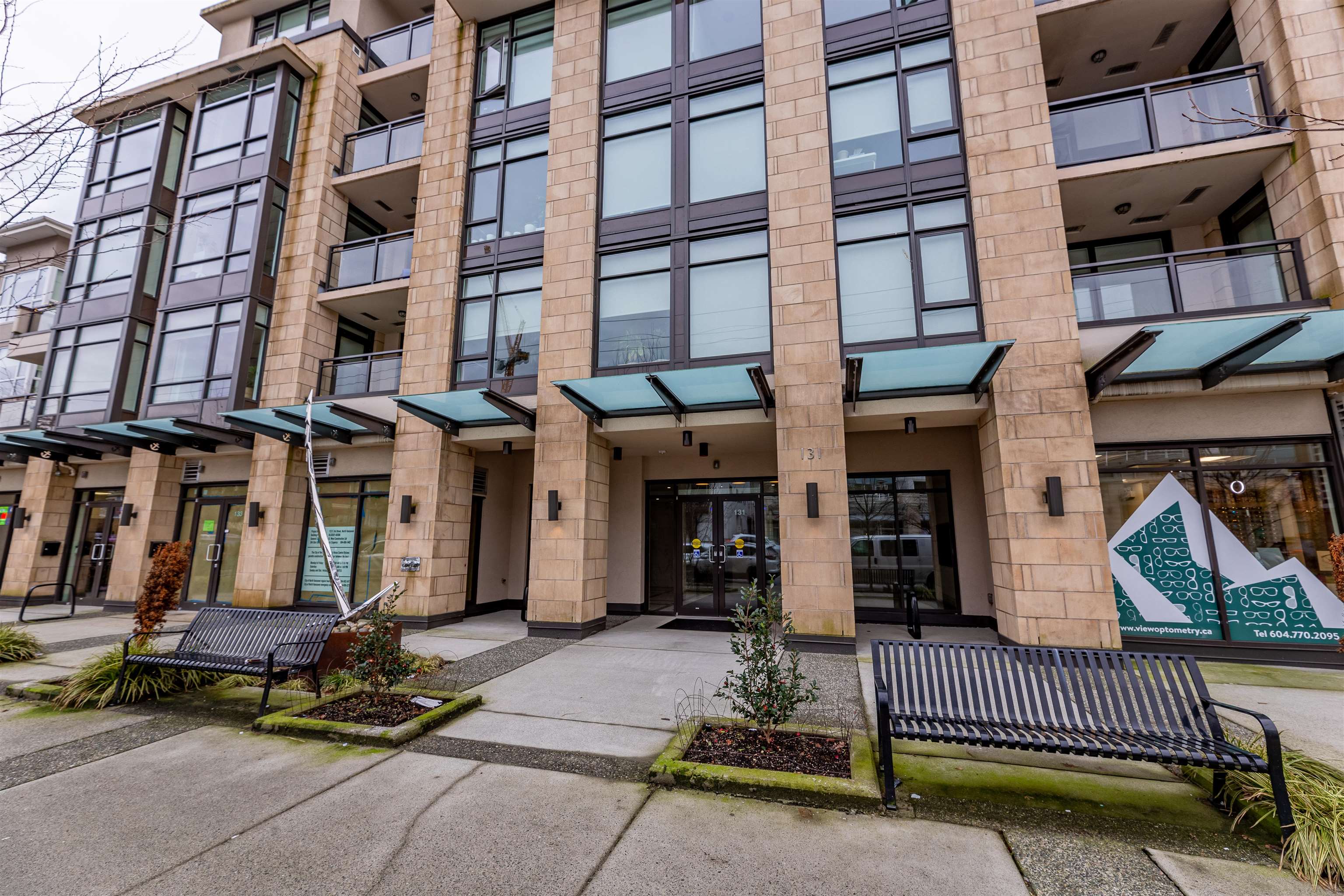 131 3RD, North Vancouver, British Columbia V7L 0E3, 1 Bedroom Bedrooms, ,1 BathroomBathrooms,Residential Attached,For Sale,3RD,R2876346