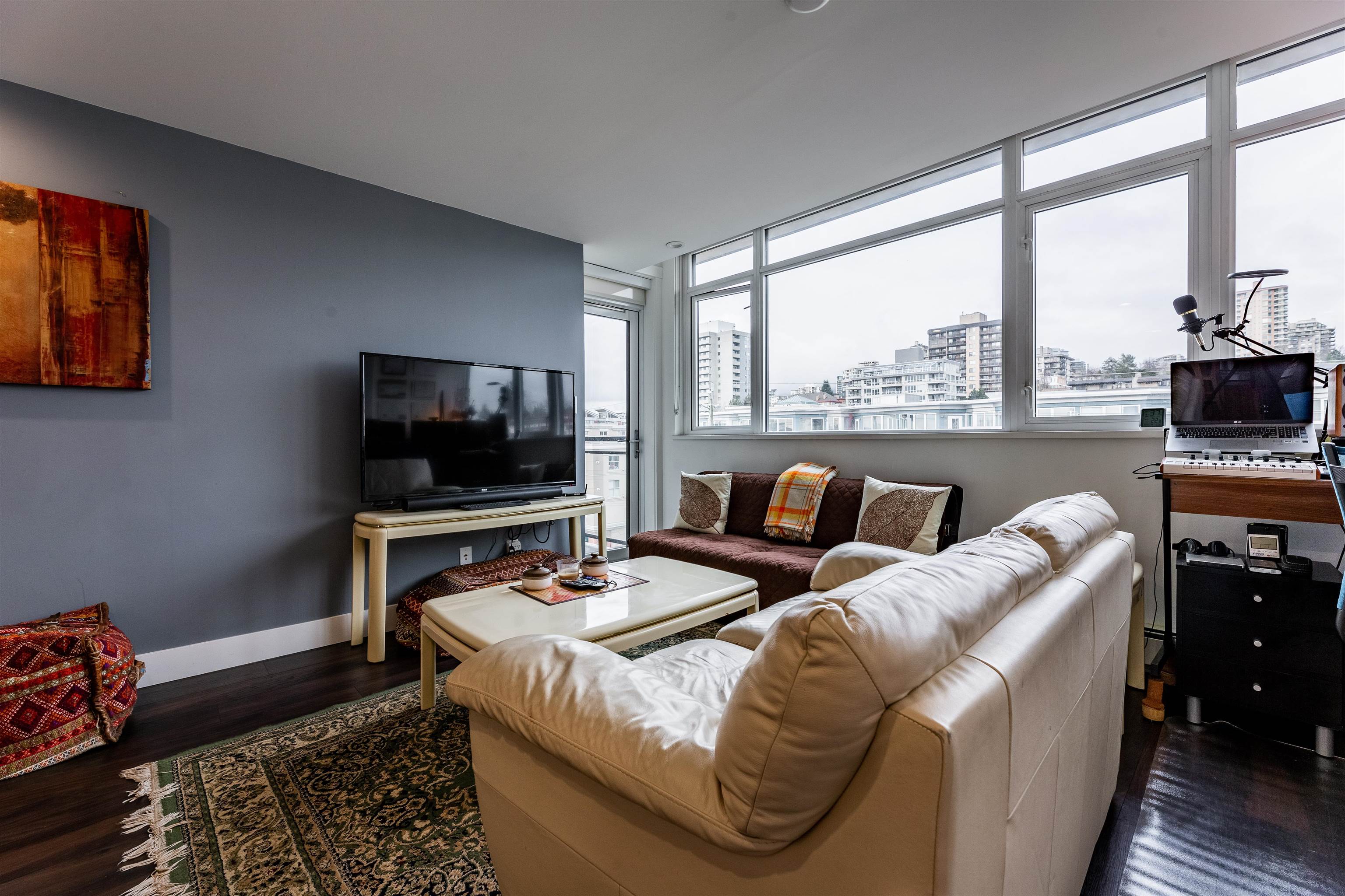 131 3RD, North Vancouver, British Columbia V7L 0E3, 1 Bedroom Bedrooms, ,1 BathroomBathrooms,Residential Attached,For Sale,3RD,R2876346