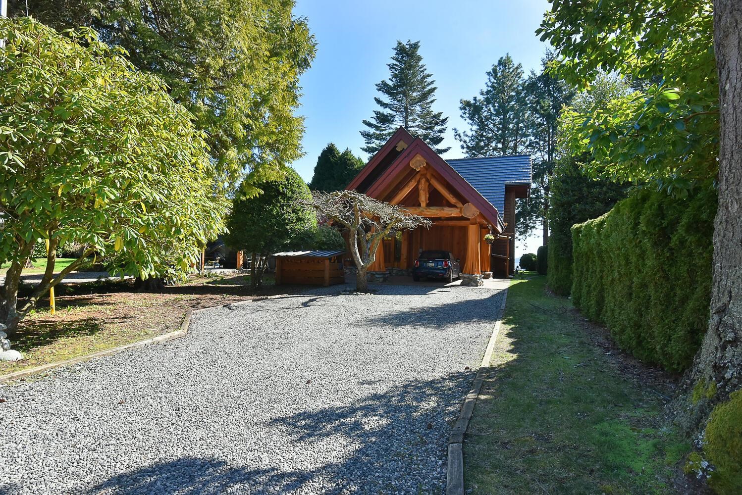 Gibsons & Area House/Single Family for sale:  3 bedroom 3,184 sq.ft. (Listed 2106-02-06)