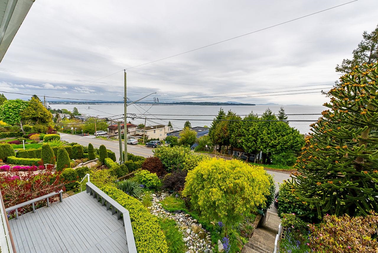 15397 COLUMBIA AVENUE, White Rock, British Columbia V4B 1K1, 5 Bedrooms Bedrooms, ,Residential Detached,For Sale,R2876896