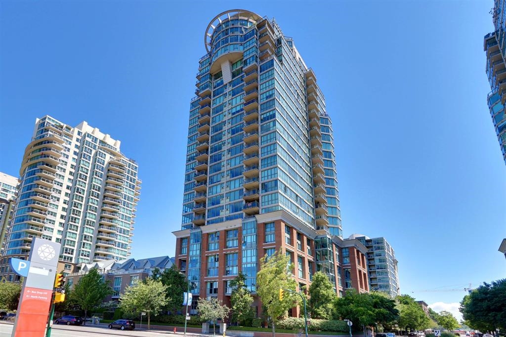 1088 QUEBEC, Vancouver, British Columbia V6A 4H2, 2 Bedrooms Bedrooms, ,2 BathroomsBathrooms,Residential Attached,For Sale,QUEBEC,R2877603