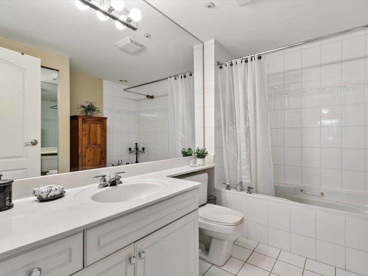 106-15272 20 AVENUE, Surrey, British Columbia, 2 Bedrooms Bedrooms, ,2 BathroomsBathrooms,Residential Attached,For Sale,R2877643